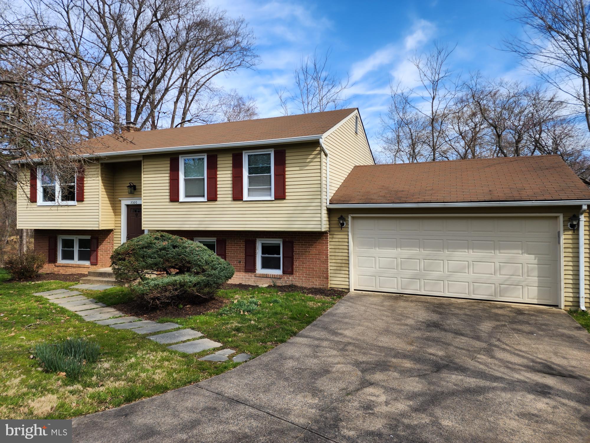 HOLMES RUN WOODS WEST - Residential Lease