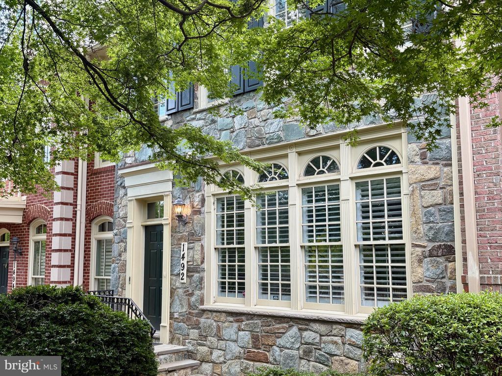 Photo of 1492 Evans Farm Drive, MCLEAN, VA 22101 (MLS # VAFX2263480)