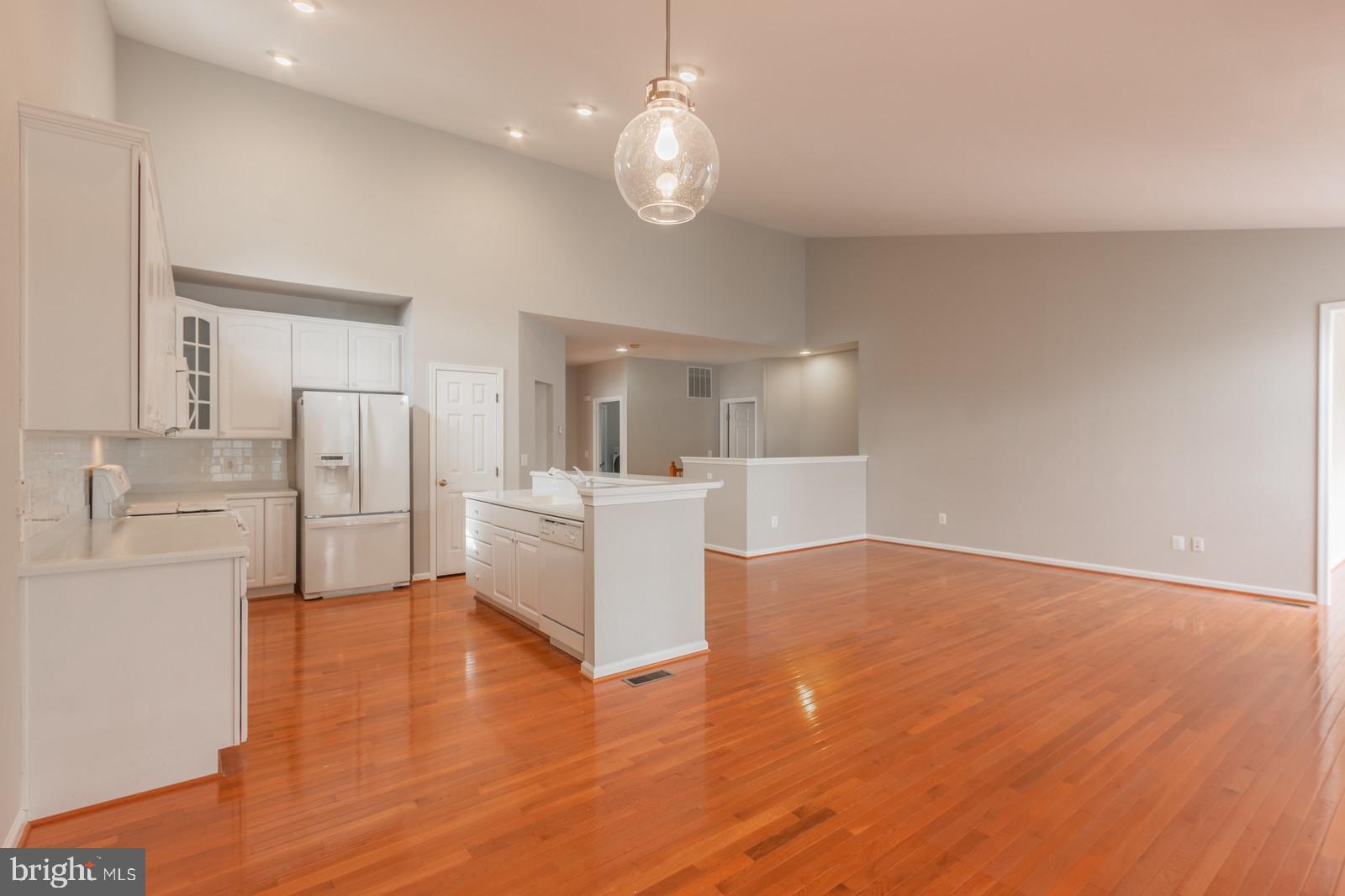 VIRGINIA HERITAGE AT LEE'S PARK - Residential