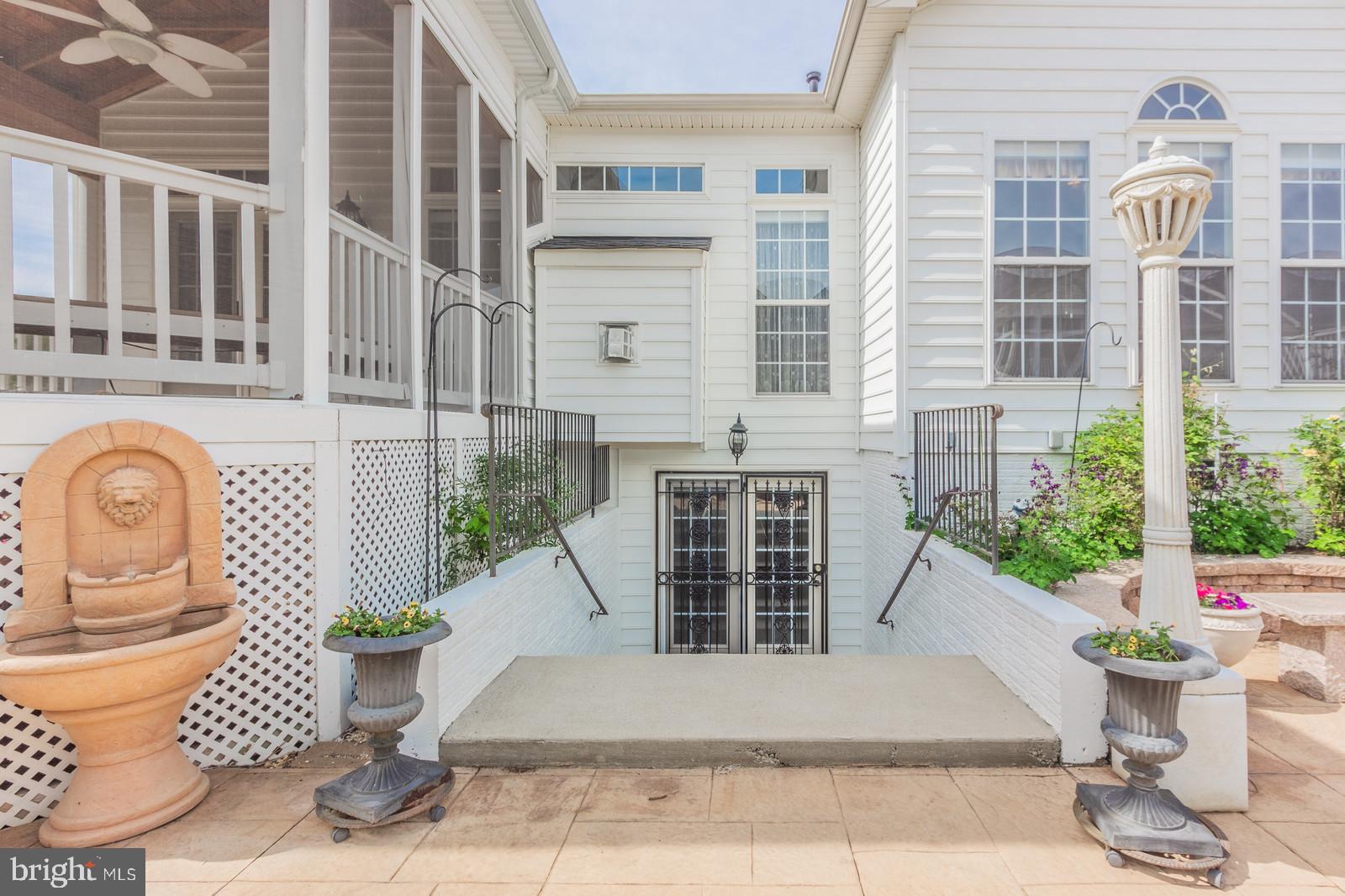 VIRGINIA HERITAGE AT LEE'S PARK - Residential