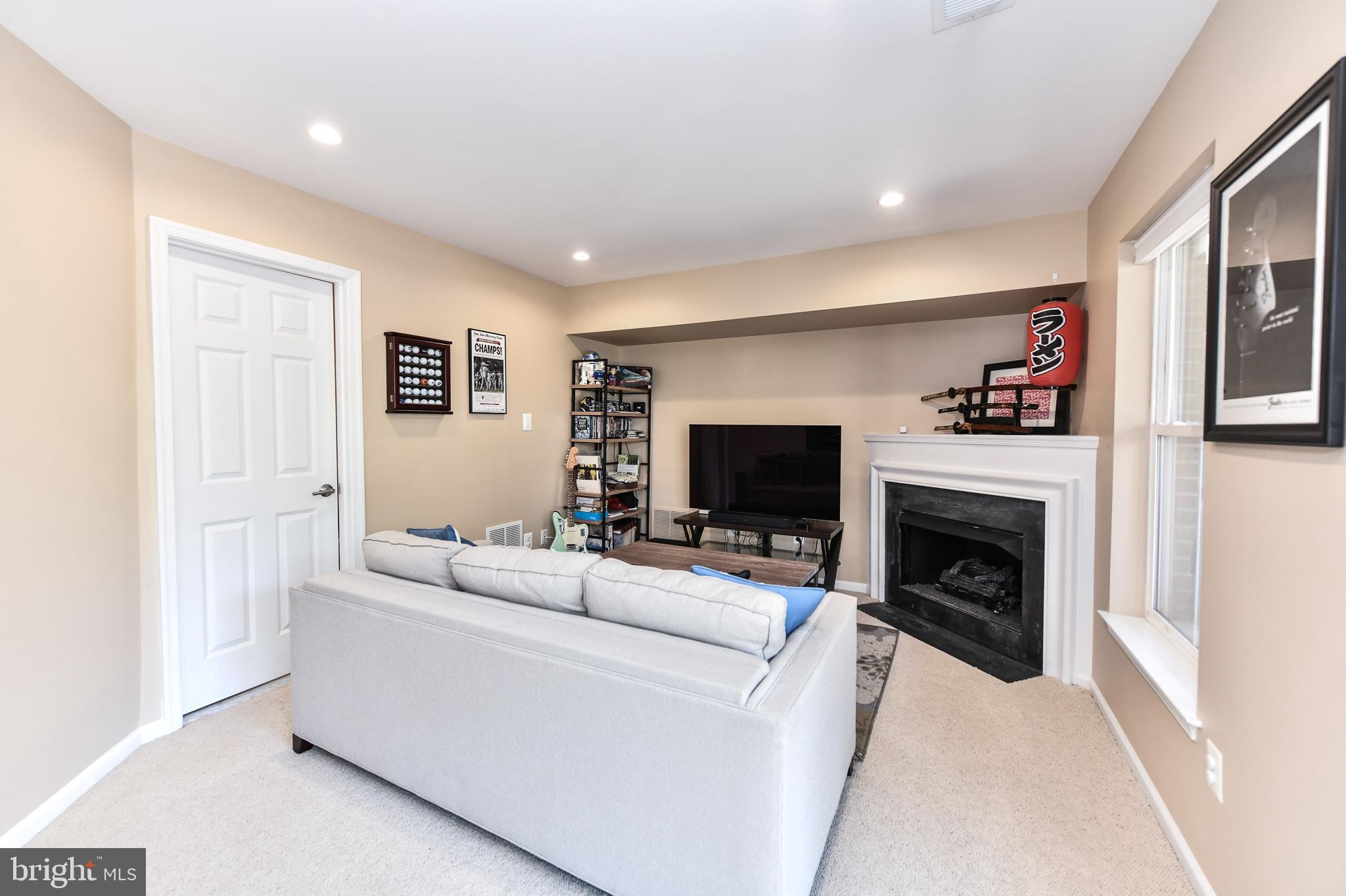 TOWNES AT WATERFORD - Residential Lease