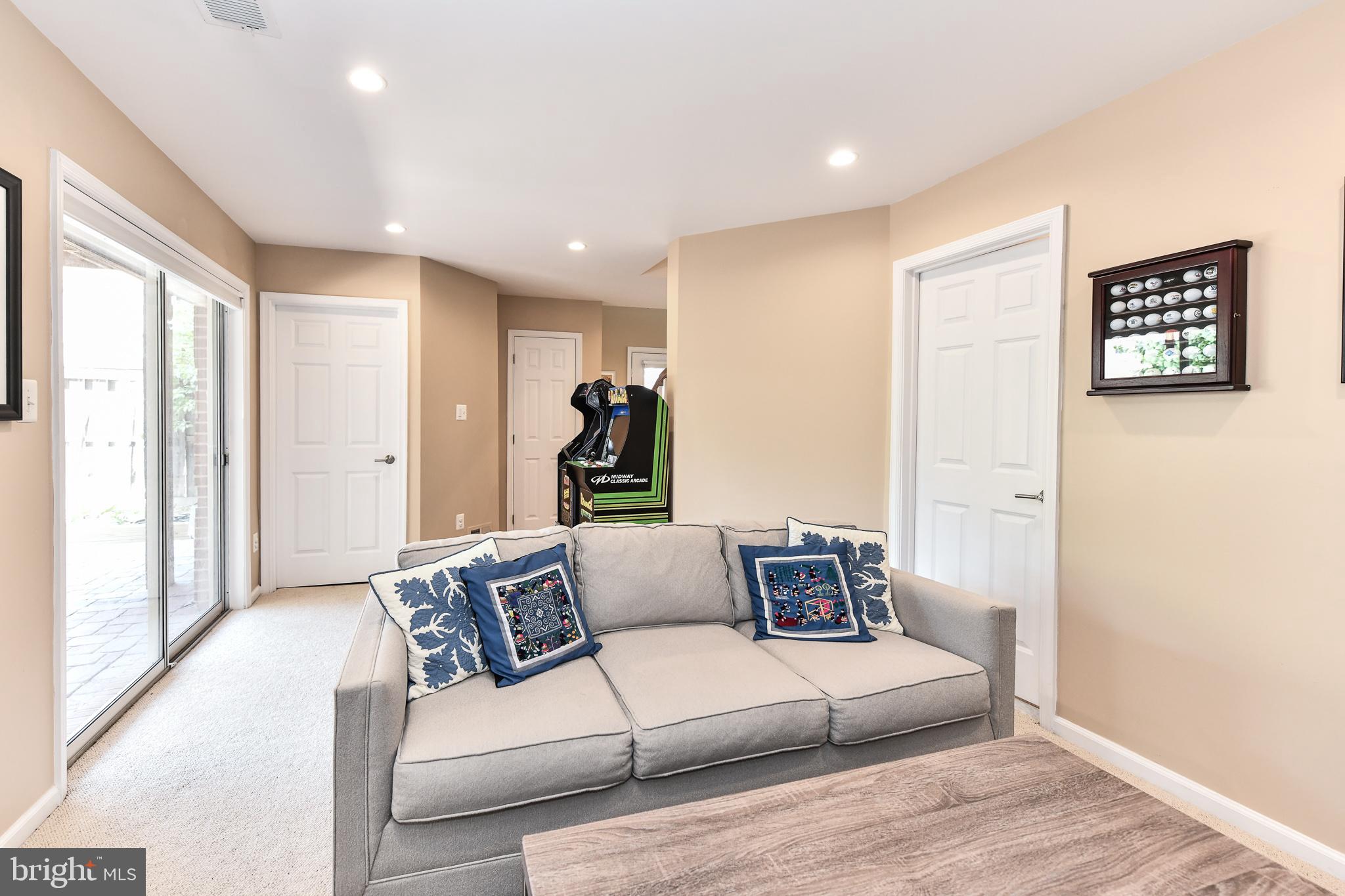 TOWNES AT WATERFORD - Residential Lease