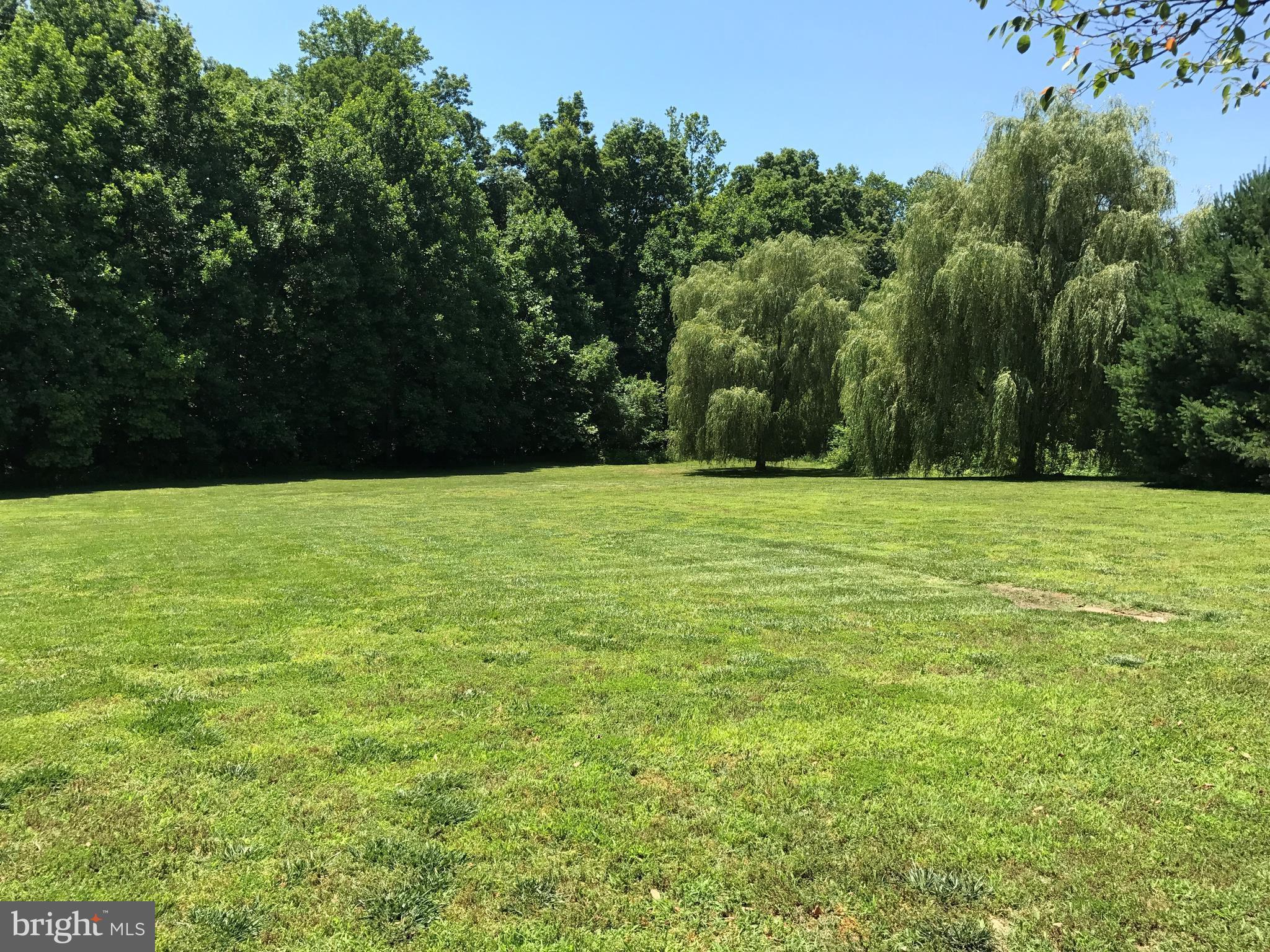 THREE CREEKS - Residential