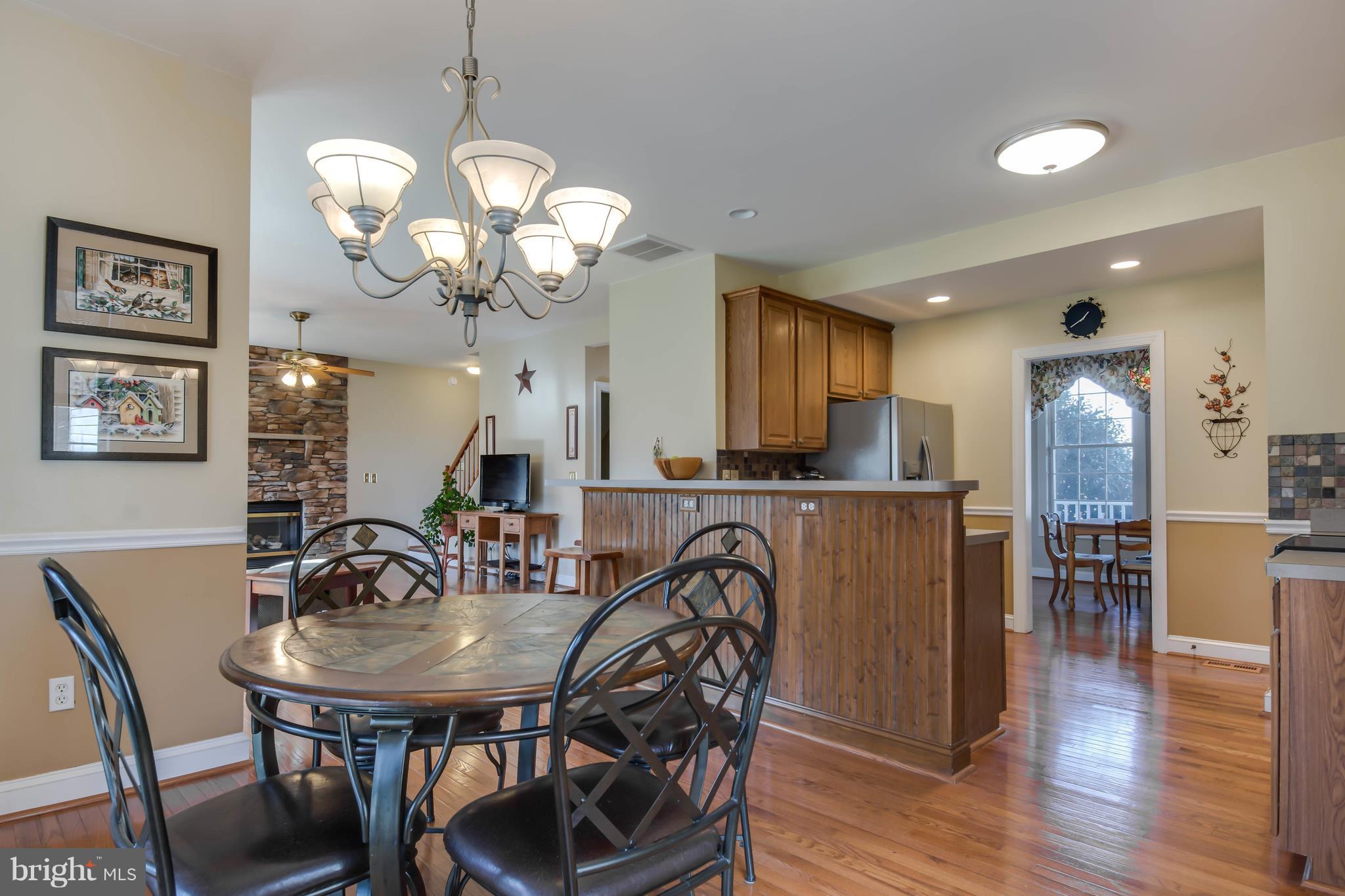 THREE CREEKS - Residential