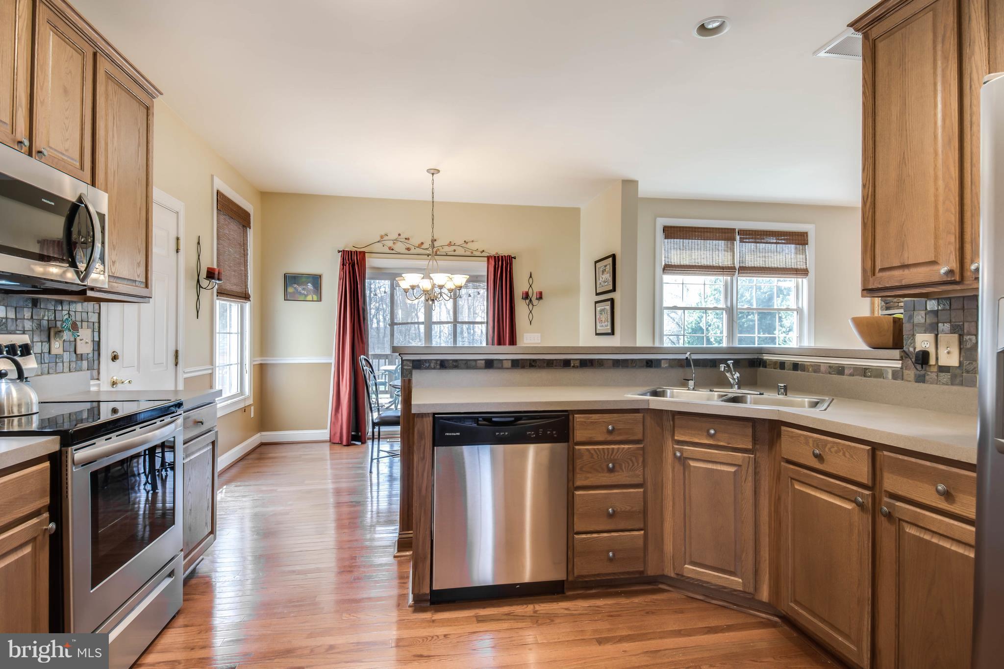 THREE CREEKS - Residential