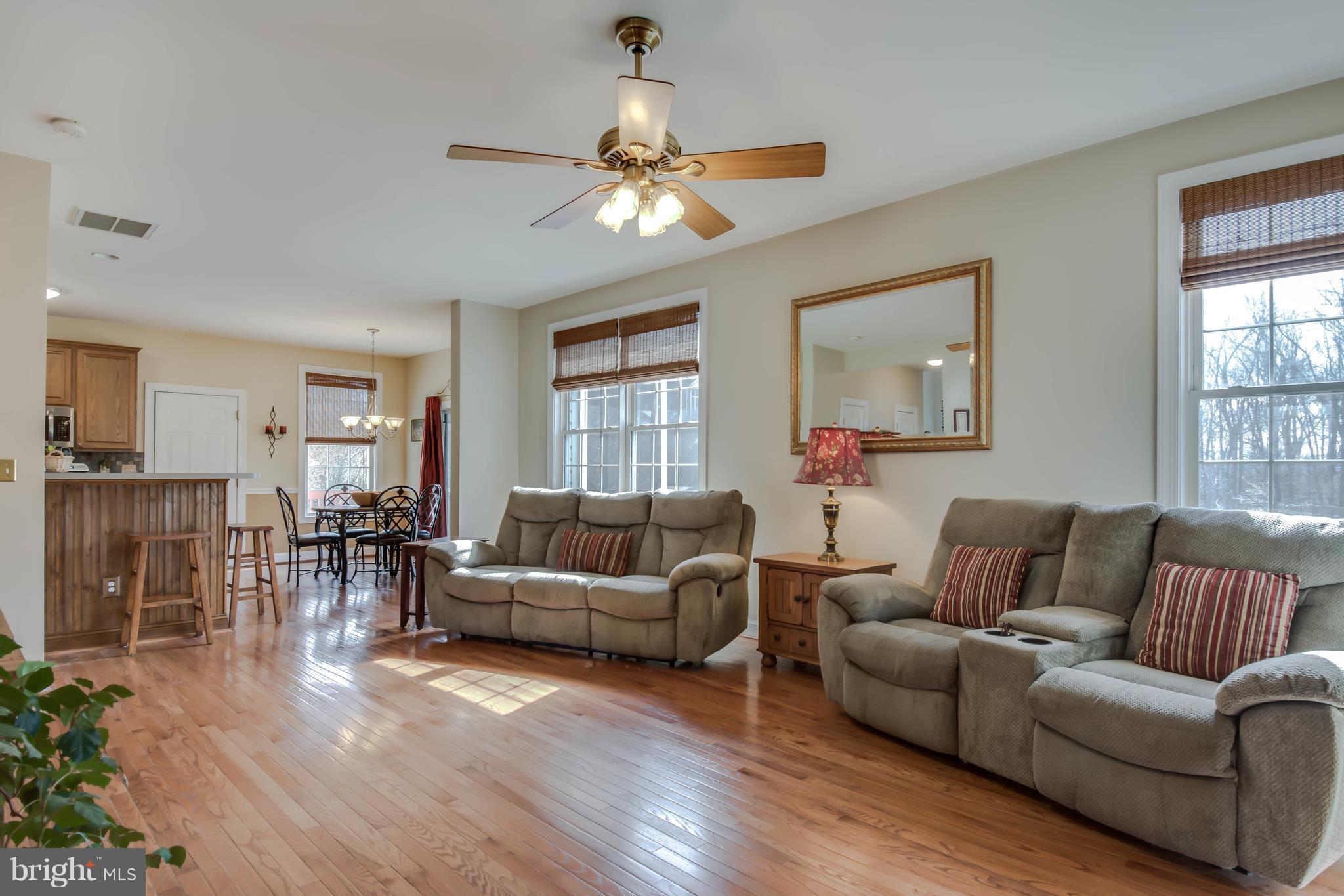 THREE CREEKS - Residential