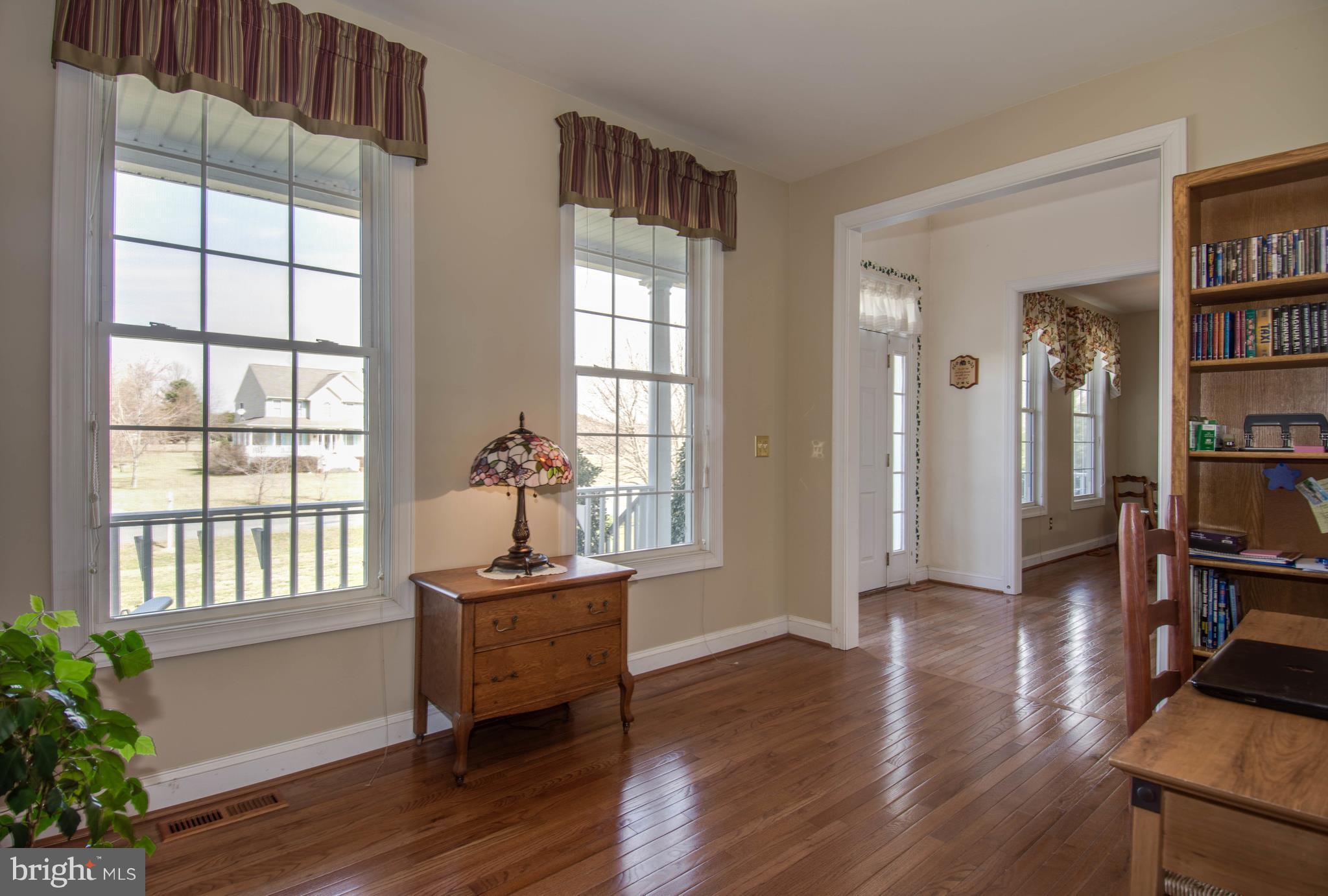 THREE CREEKS - Residential