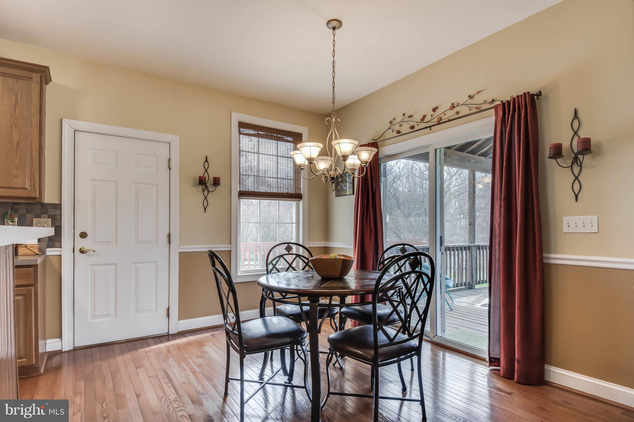 THREE CREEKS - Residential