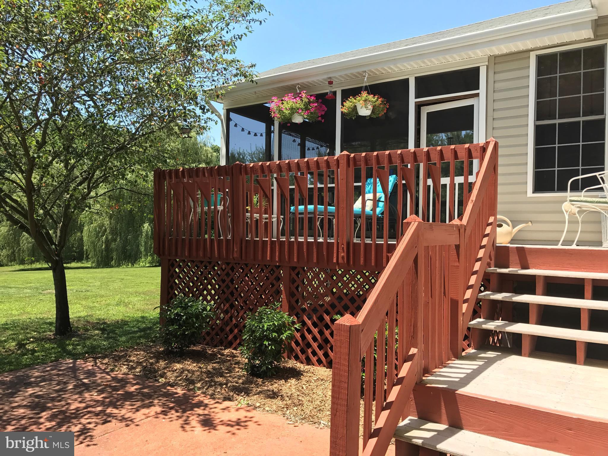 THREE CREEKS - Residential