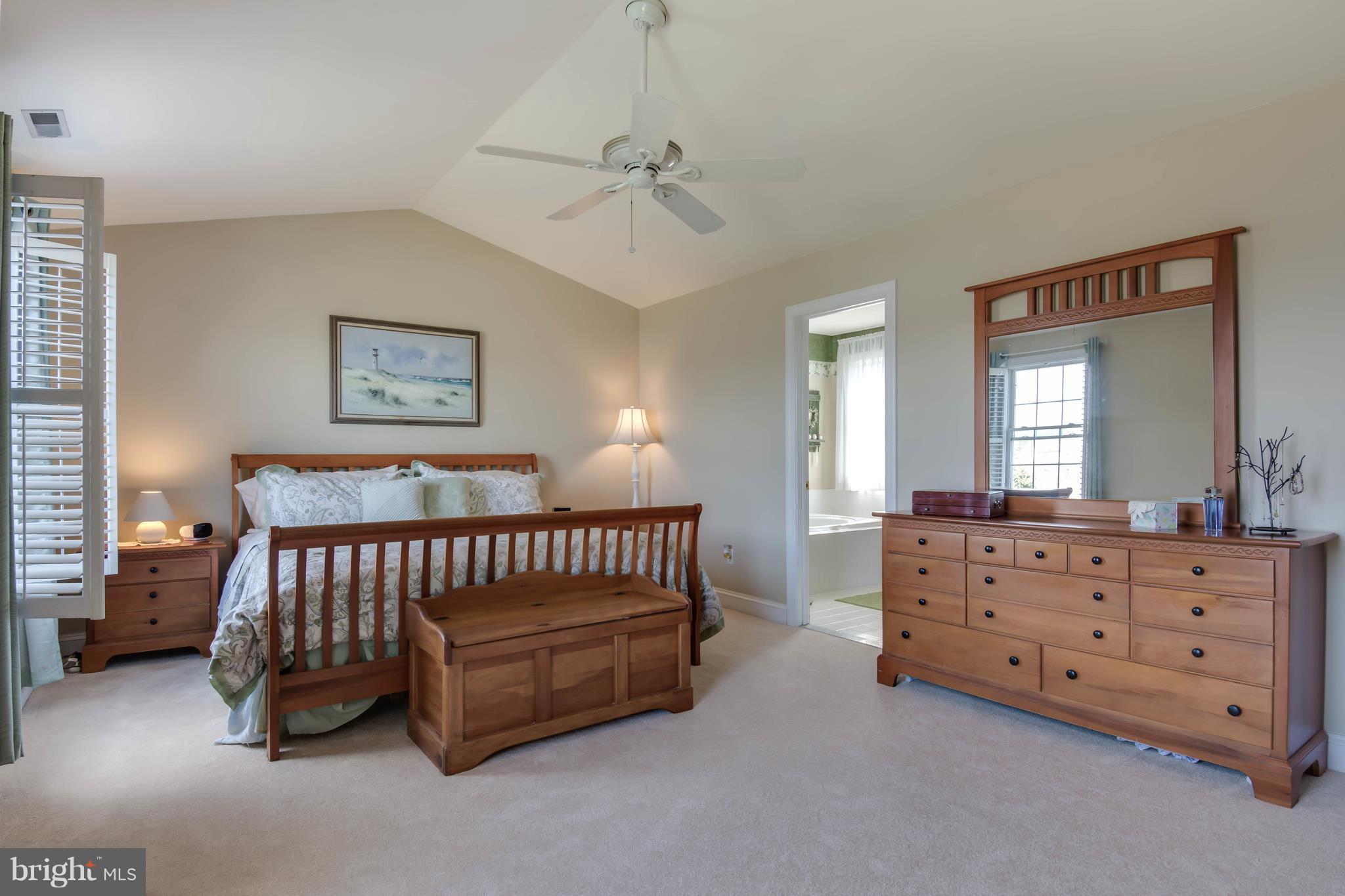 THREE CREEKS - Residential