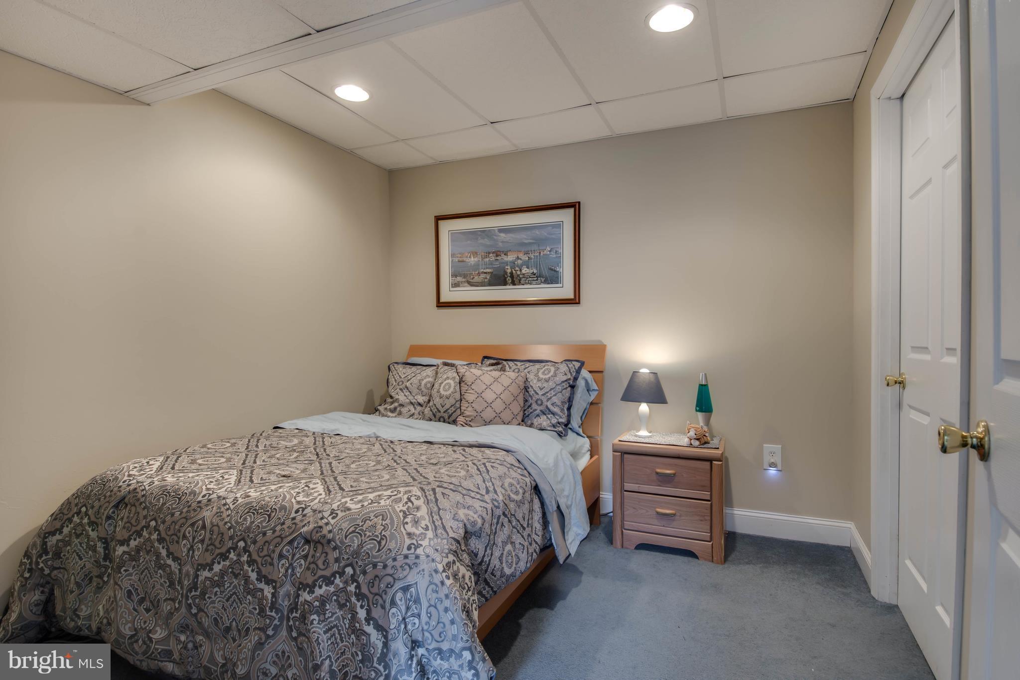 THREE CREEKS - Residential