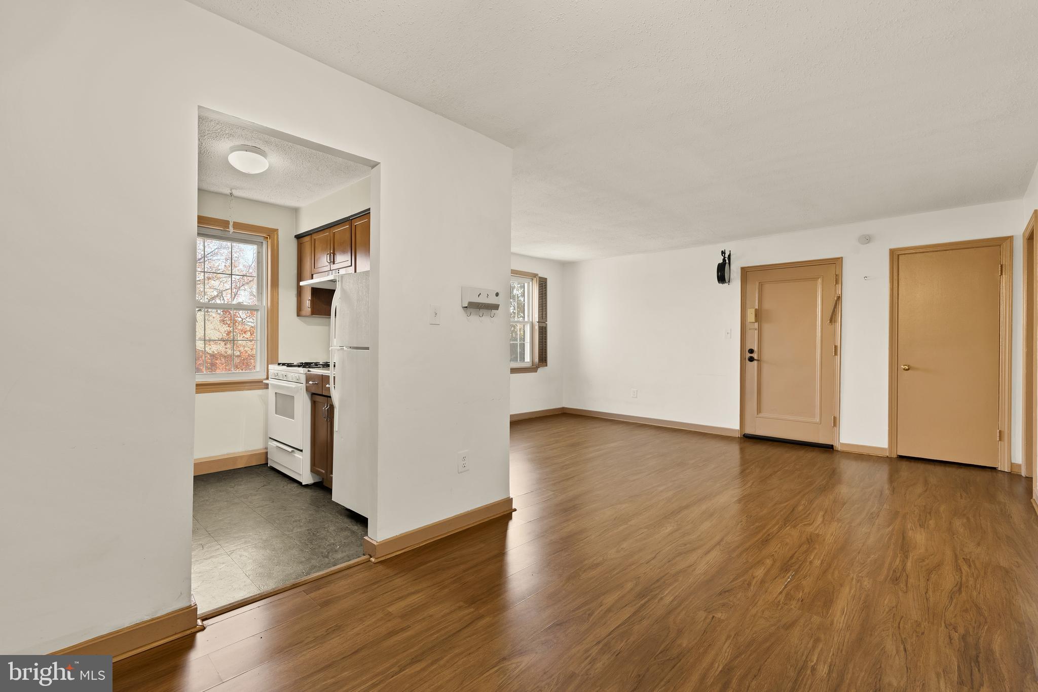 5010 COLUMBIA PIKE 6