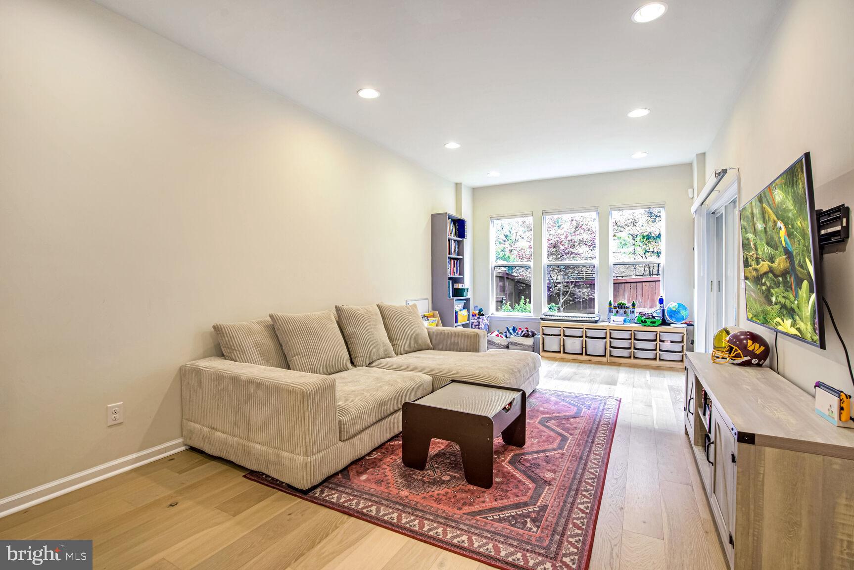 OVERLOOK AT UNIVERSITY CENTER - Residential