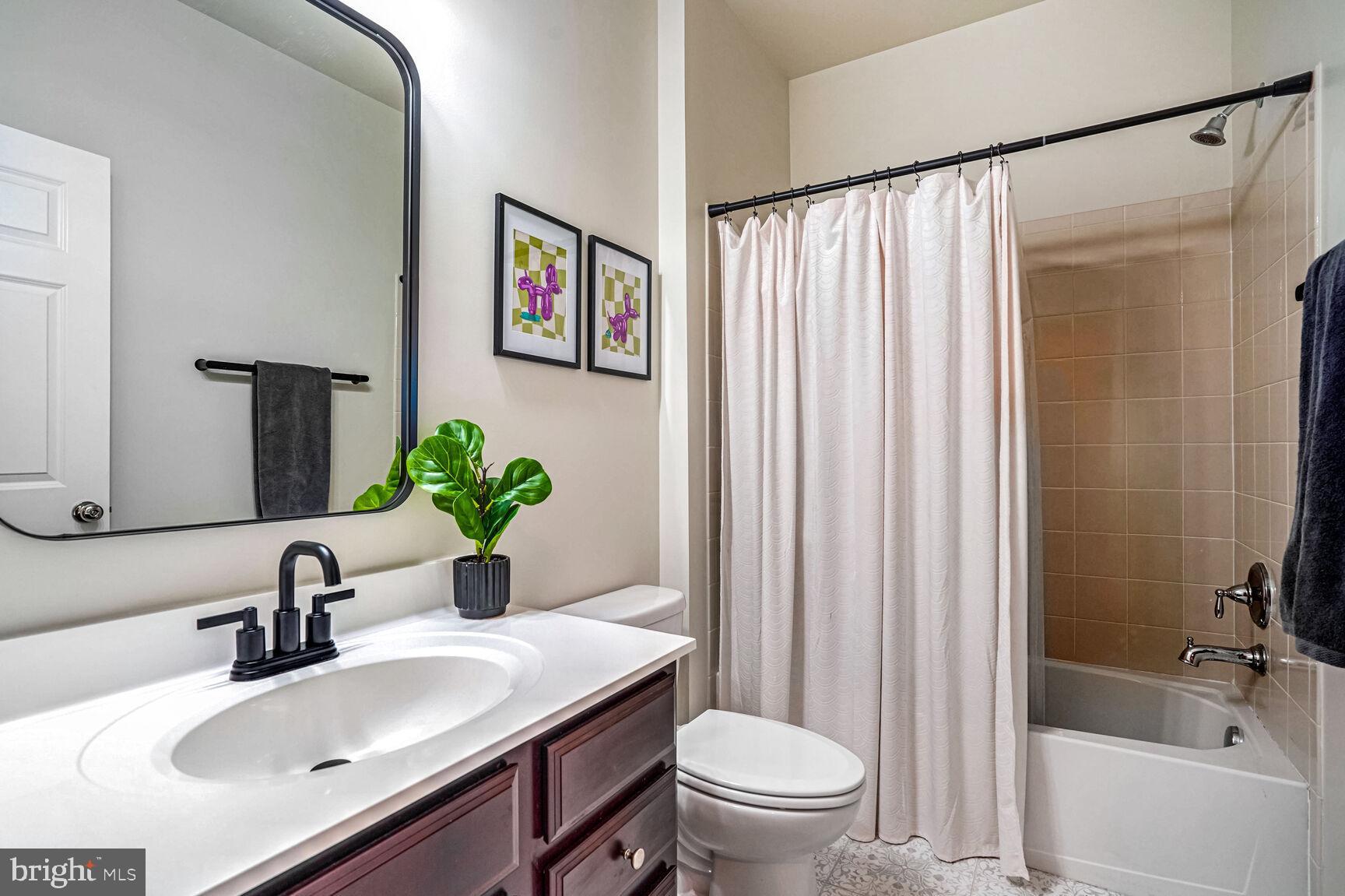 OVERLOOK AT UNIVERSITY CENTER - Residential