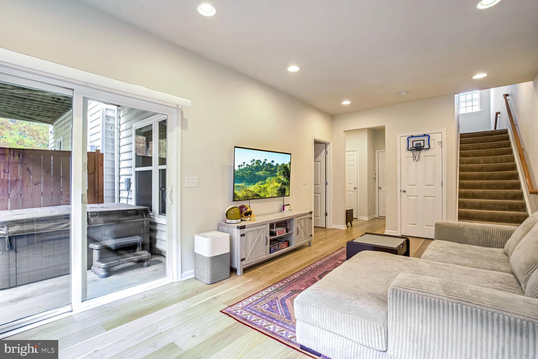 OVERLOOK AT UNIVERSITY CENTER - Residential