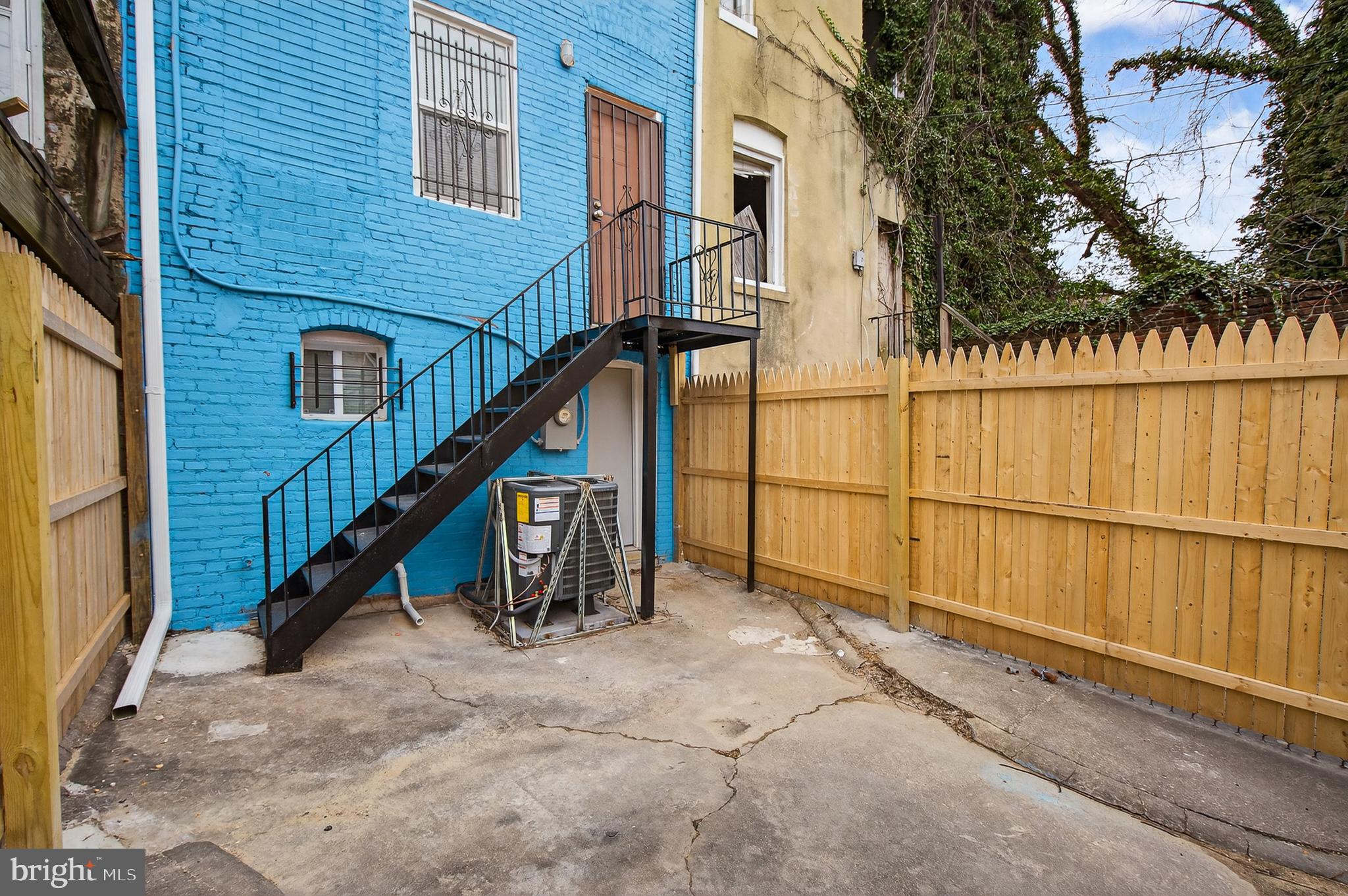 EAST BALTIMORE MIDWAY - Residential