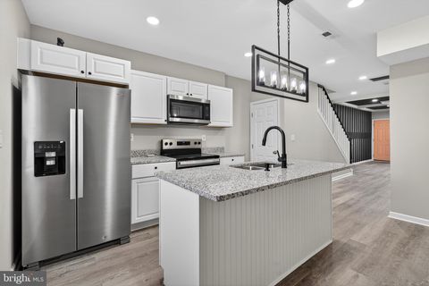 Townhouse For Sale - 2004 Robb Street<br/> BALTIMORE, MD 21218