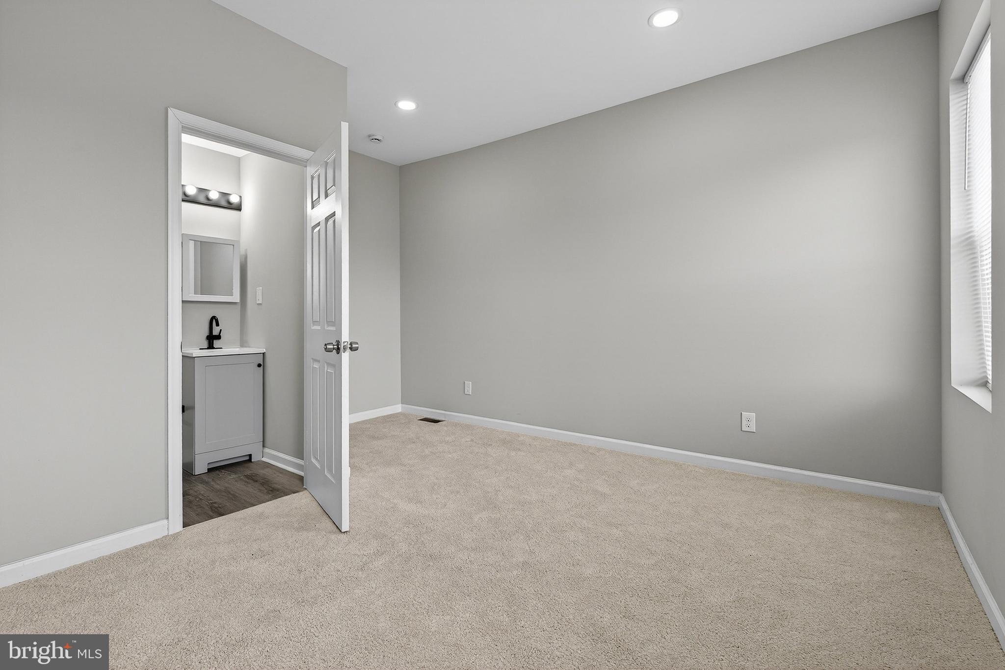 EAST BALTIMORE MIDWAY - Residential