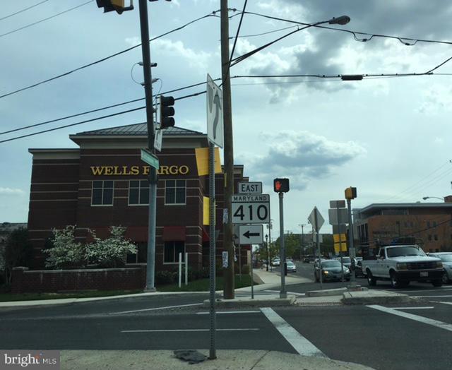 RIVERDALE PARK - Land