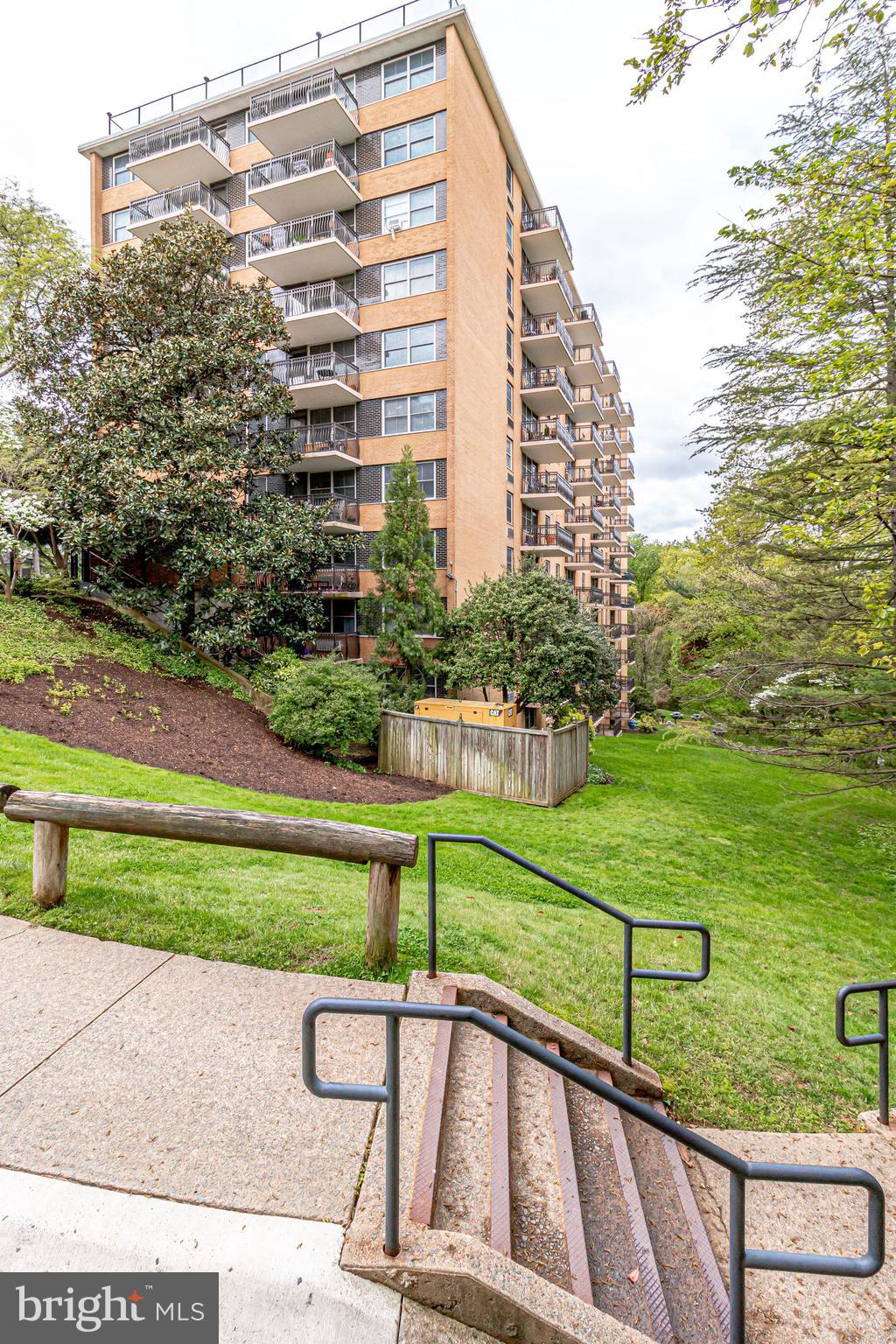 CIRCLE CONDOMINIUMS - Residential