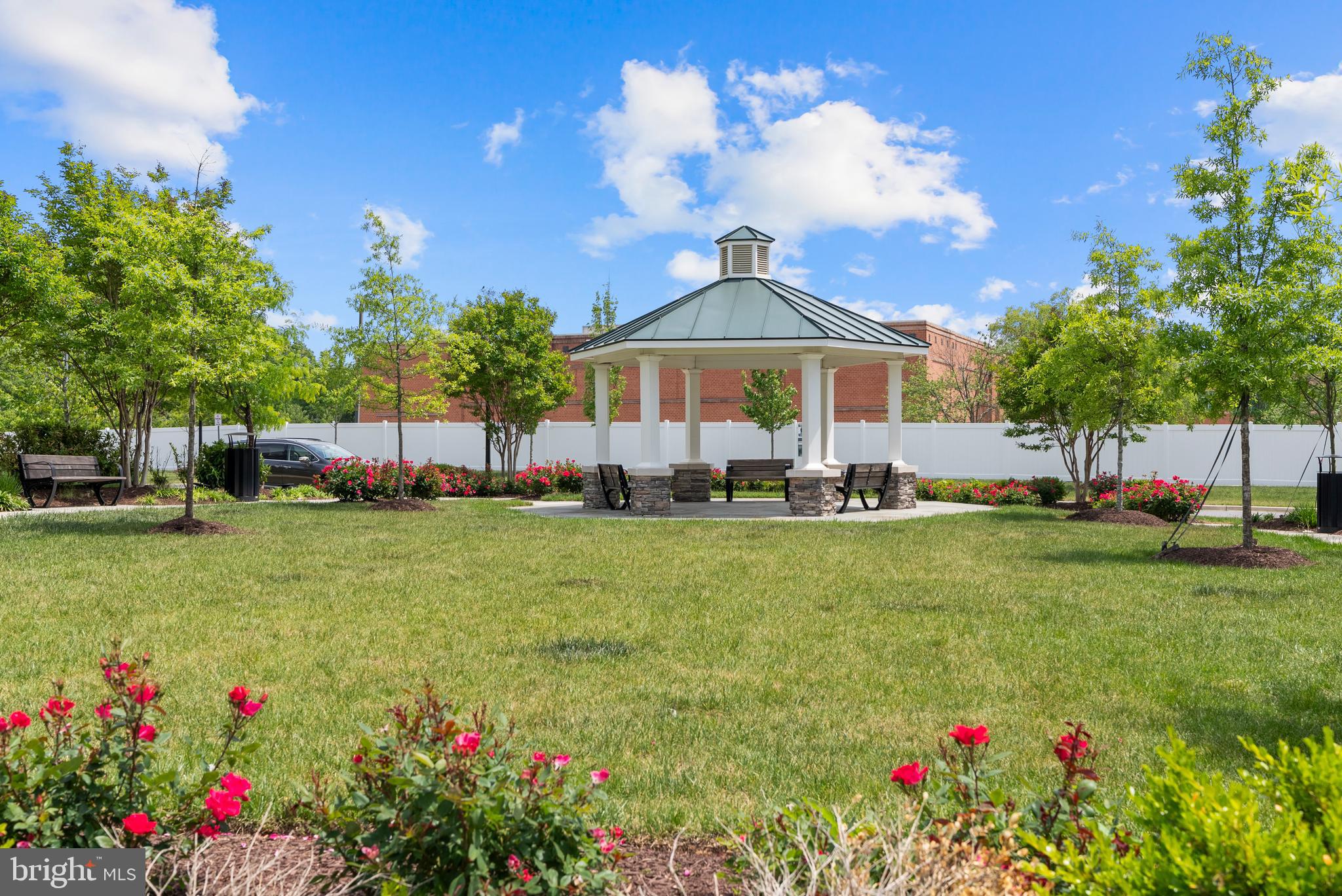 GLENN DALE COMMONS - Residential