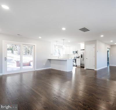 DAMASCUS OUTSIDE - Residential