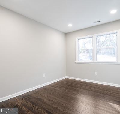 DAMASCUS OUTSIDE - Residential