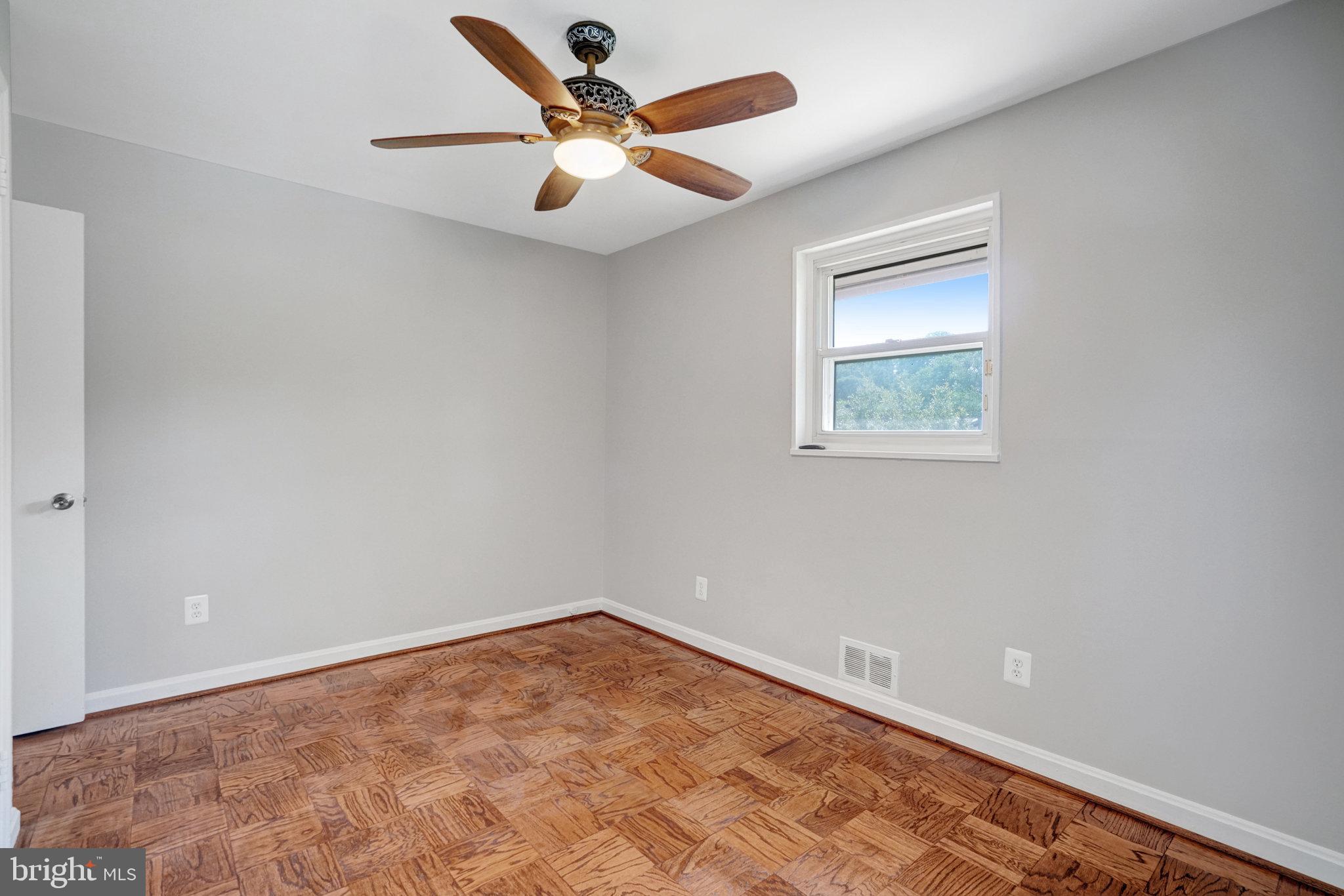 BARCROFT FOREST - Residential