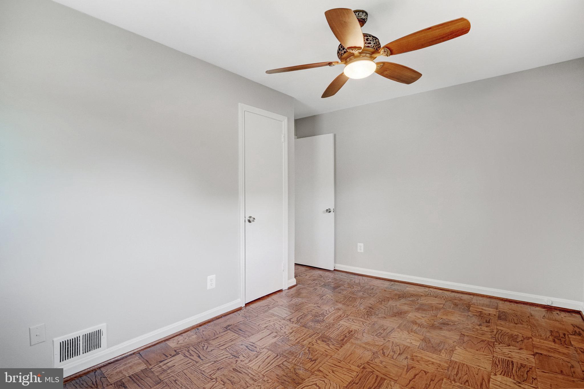 BARCROFT FOREST - Residential