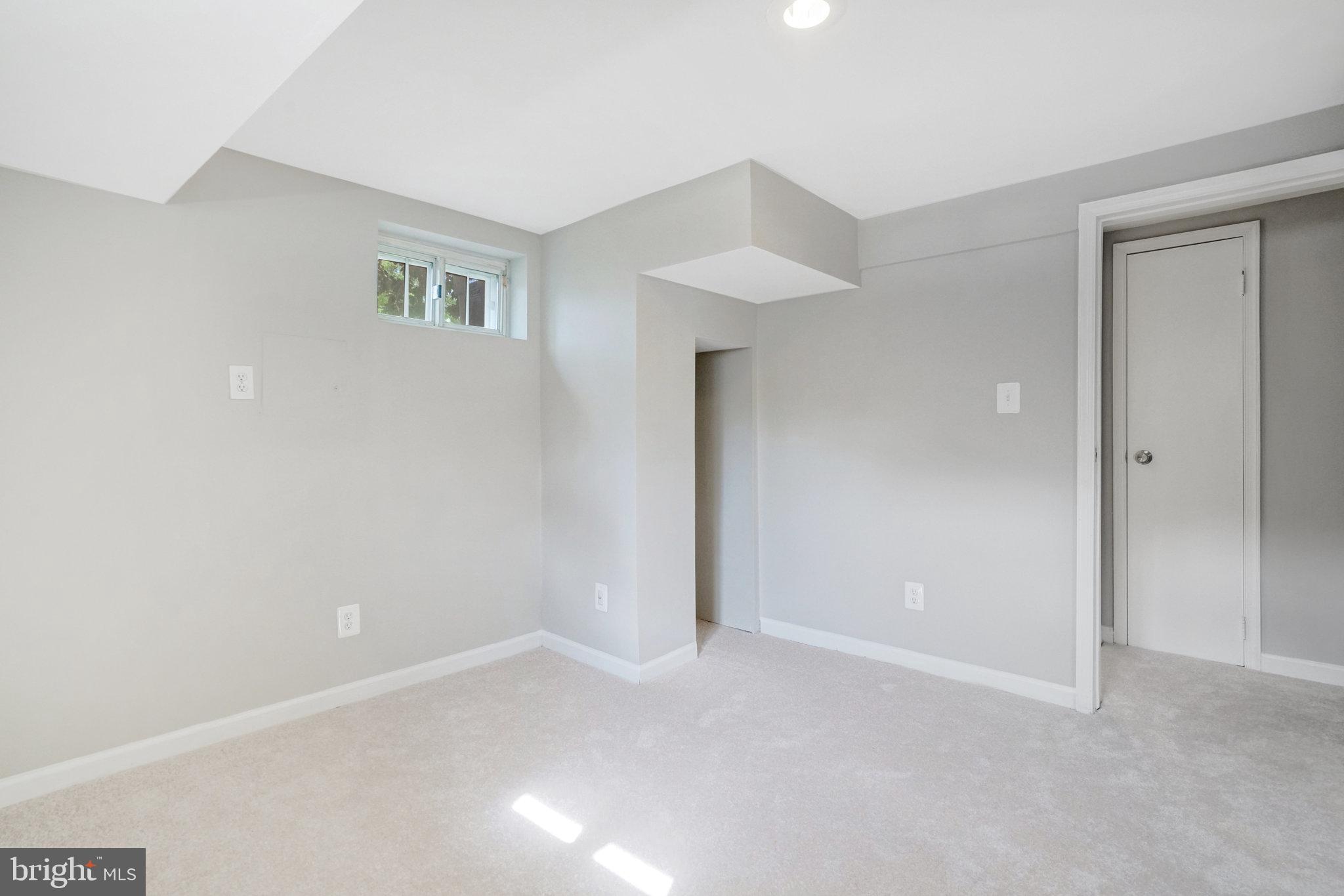 BARCROFT FOREST - Residential