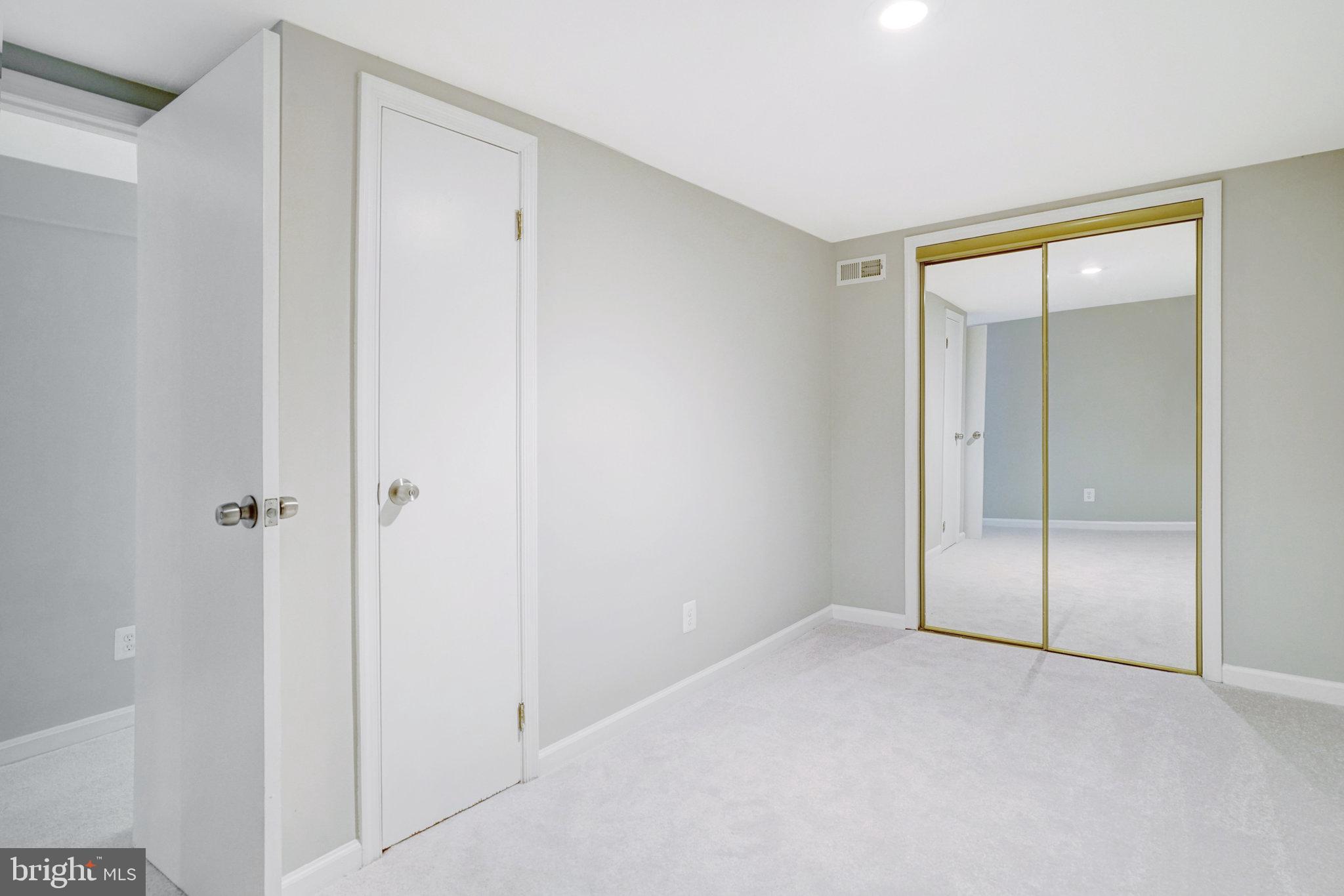 BARCROFT FOREST - Residential