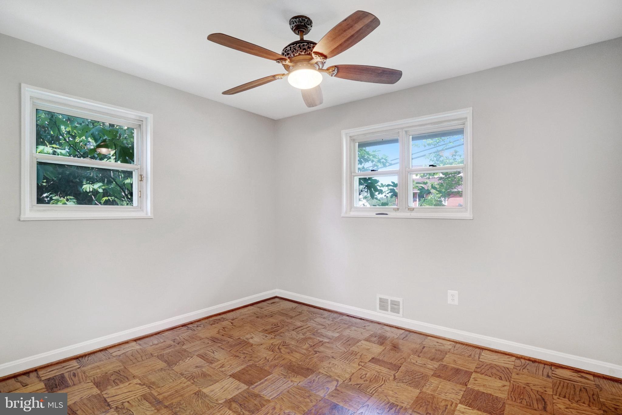 BARCROFT FOREST - Residential