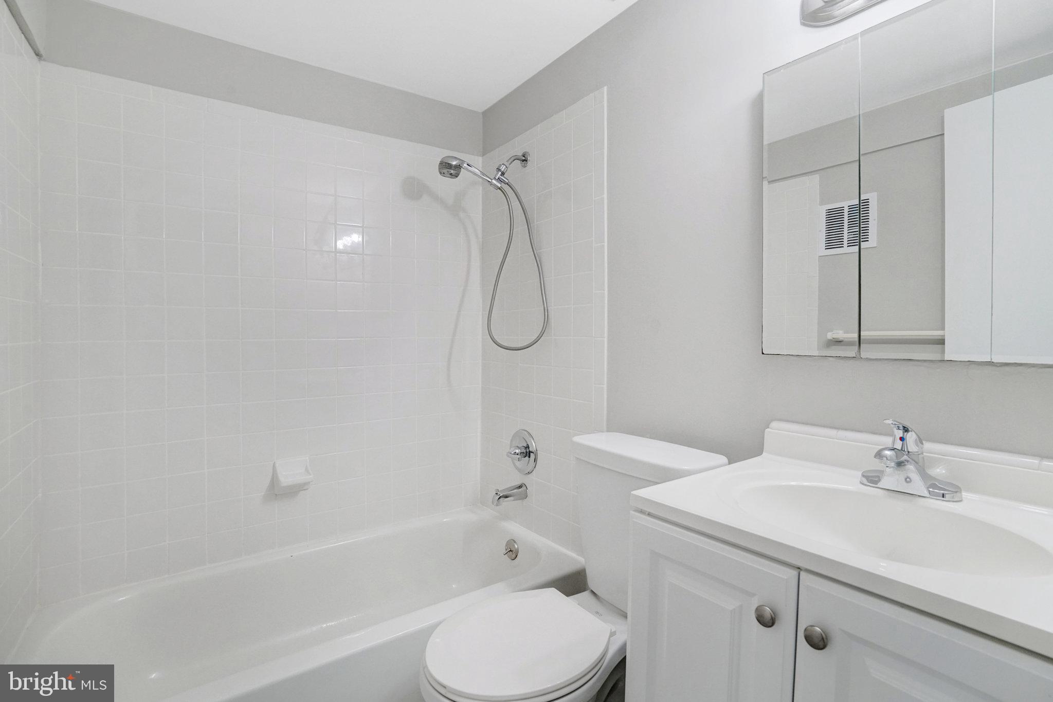 BARCROFT FOREST - Residential