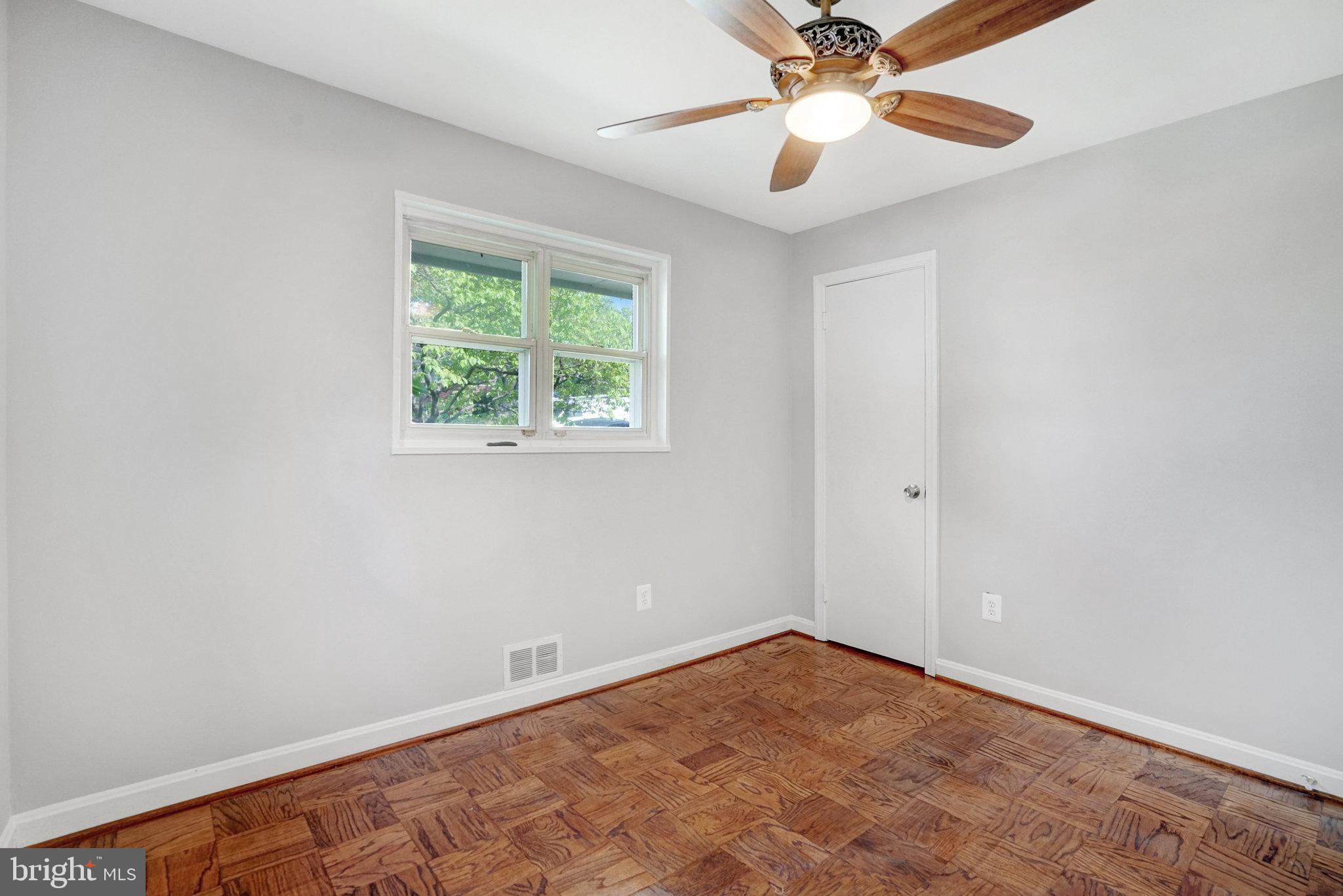 BARCROFT FOREST - Residential