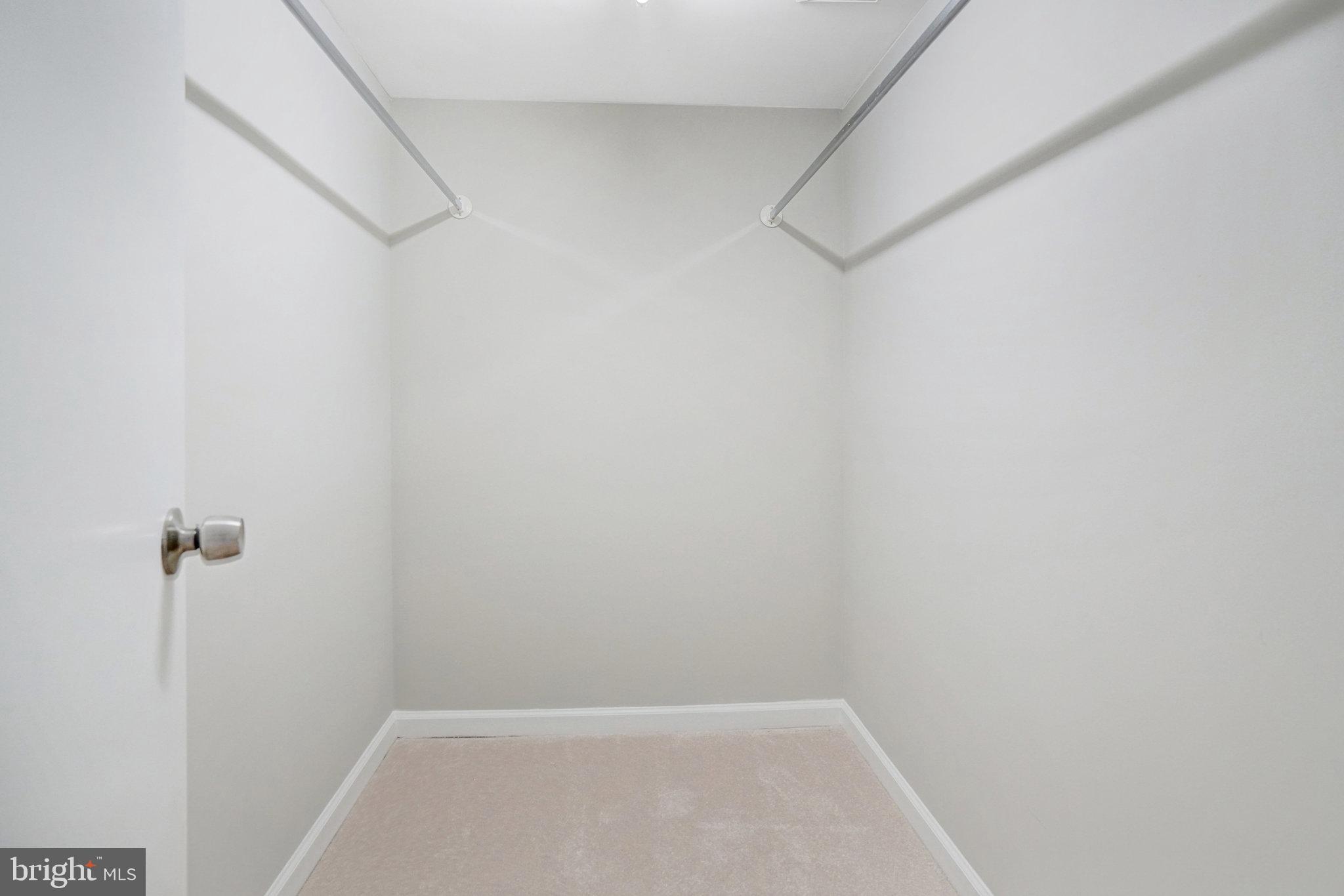 BARCROFT FOREST - Residential