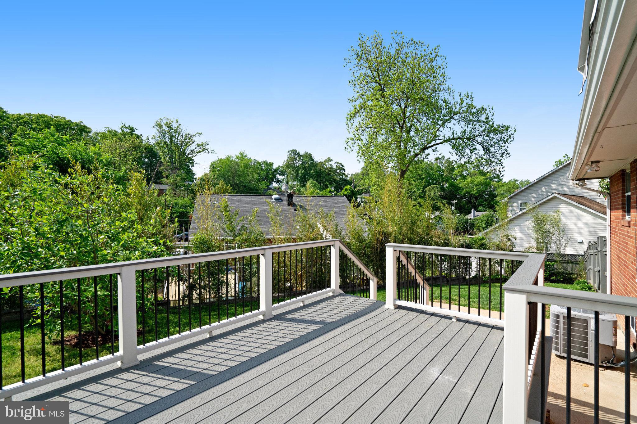 BARCROFT FOREST - Residential