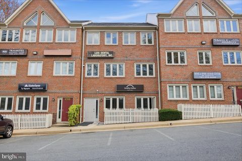 Photo of 5623 Columbia Pike #123, FALLS CHURCH, VA 22041 (MLS # VAFX2300028)