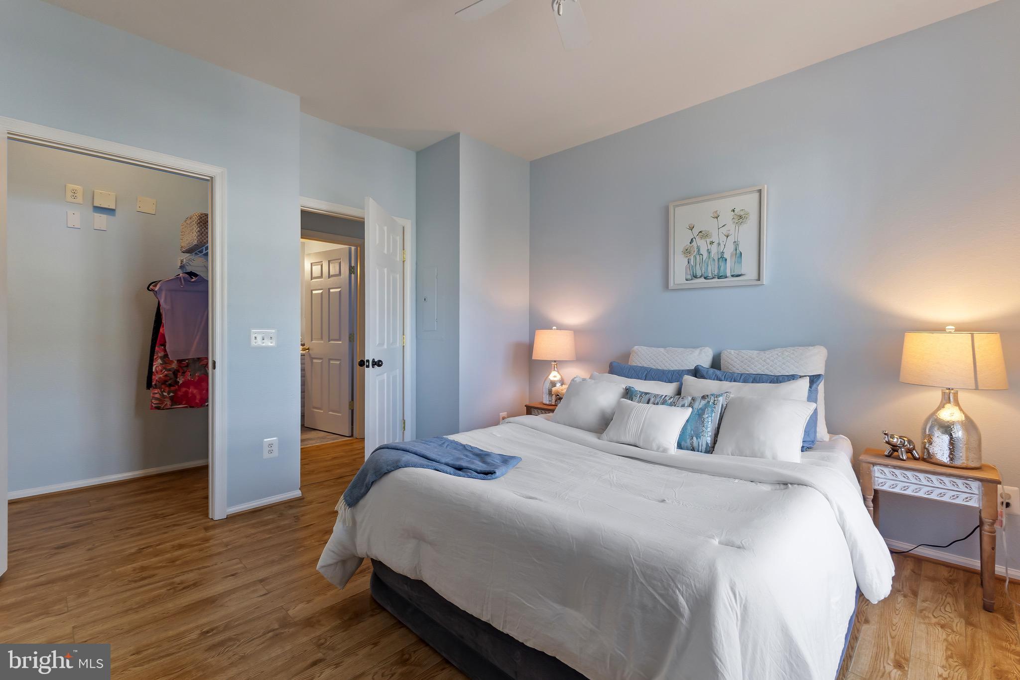 GATES OF MCLEAN - Residential