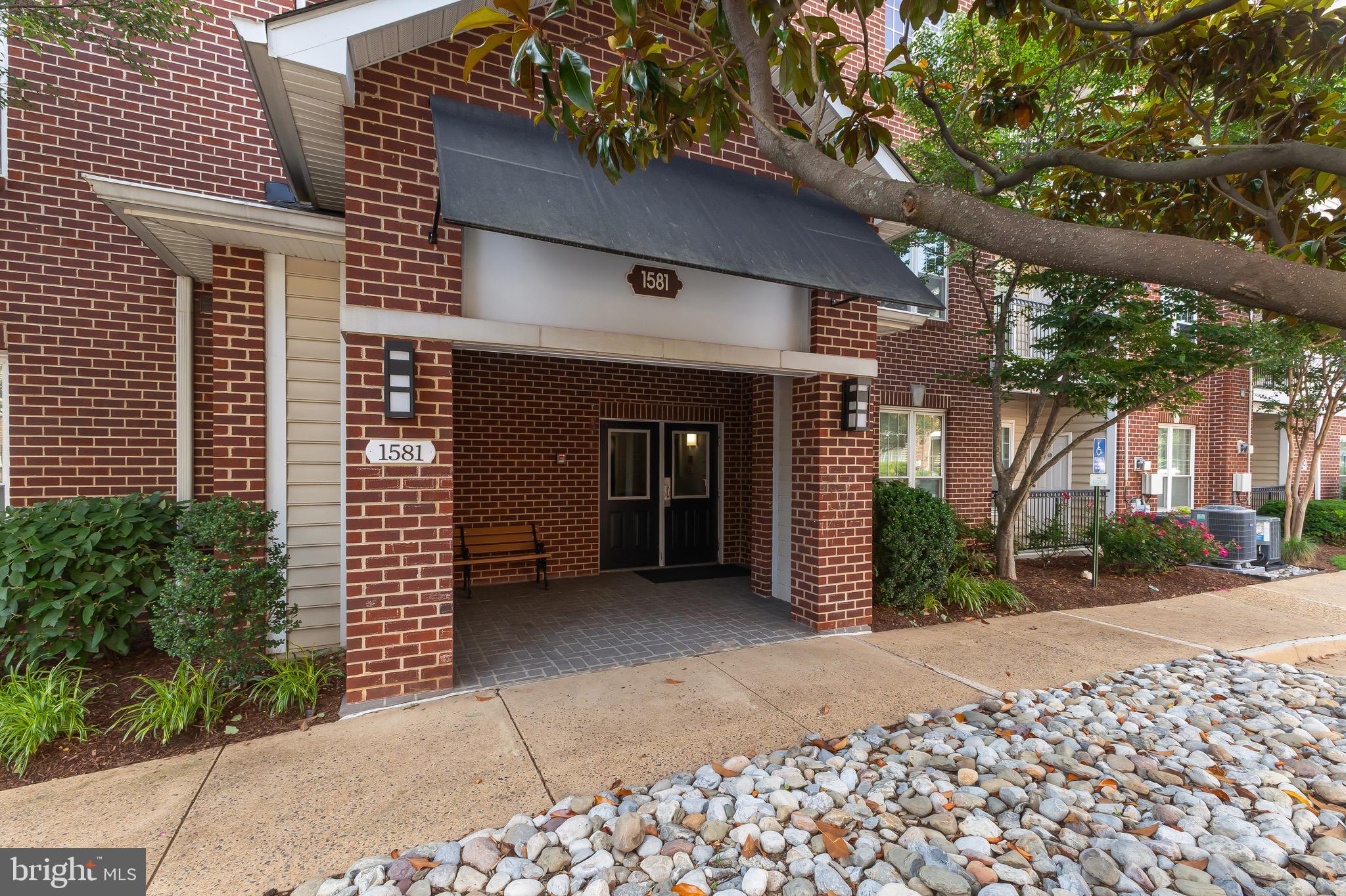 1581 SPRING GATE DRIVE 5309