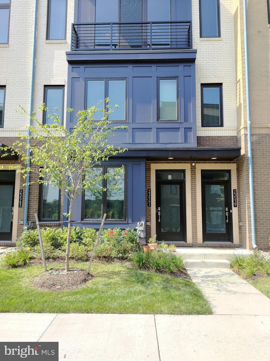 Location! Beautiful Fairly New 2-Level Unit , The Hayes Model Built by Toll Brothers with 3 Bedrooms, 2 Full baths & 1 Half-Bath for rent in the Famous Newly Built Loudoun Valley Carlisle Community. Main Level Features a Huge Dining/Family Combo Space Featuring a Gourmet Kitchen with Upgraded Cabinets & Stainless Steel Appliances including a Built in Microwave, Cooktop, Range Hood, a Wall Oven, Refrigerator along with an Island Housing the Sink , Dishwasher & the Disposer. Main Level also Features a Powder Room & An Attached 1 Car Garage. Upper Level Features the Master Suite & the Master bath along with the Secondary & Tertiary Bedrooms sharing the Upper Level Hall Bath. The Laundry Appliances are  also Conveniently Located on the Bedroom Level. 
Community Amenities include a Gym & 2 Pools in one of the Best Planned Communities with Highly Rated Schools.