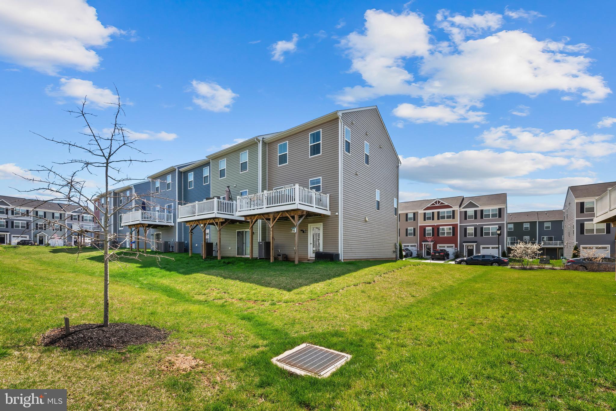 MEADE'S CROSSING - Residential