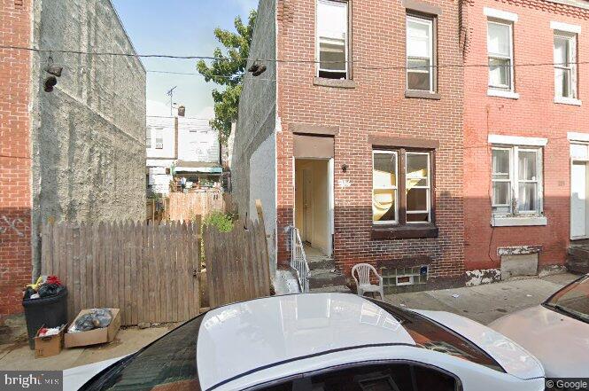 Welcome to this duplex - both units are 1 bedroom / 1 bathroom with the potential rent of $915/month for each unit. Currently newly renovated in 2024 and vacant Property is in good condition and are well maintained. The property has lead test, a rental license and is a good quality rental. All offers will be presented.. Buyer is responsible for u/o, and proof of funds required with all offers. All offers will be presented, and it must be a written offer