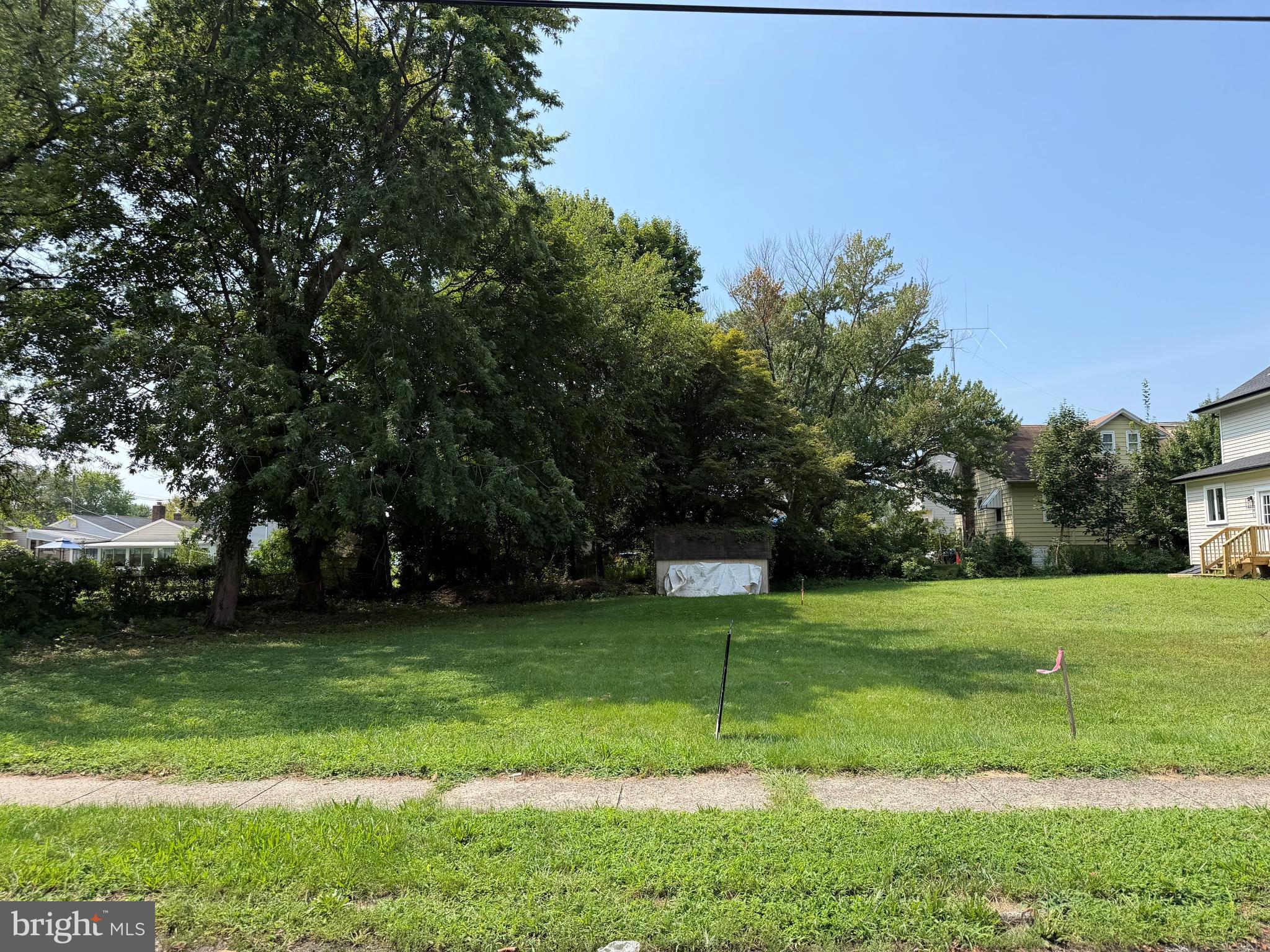 402 CHESTNUT AVENUE