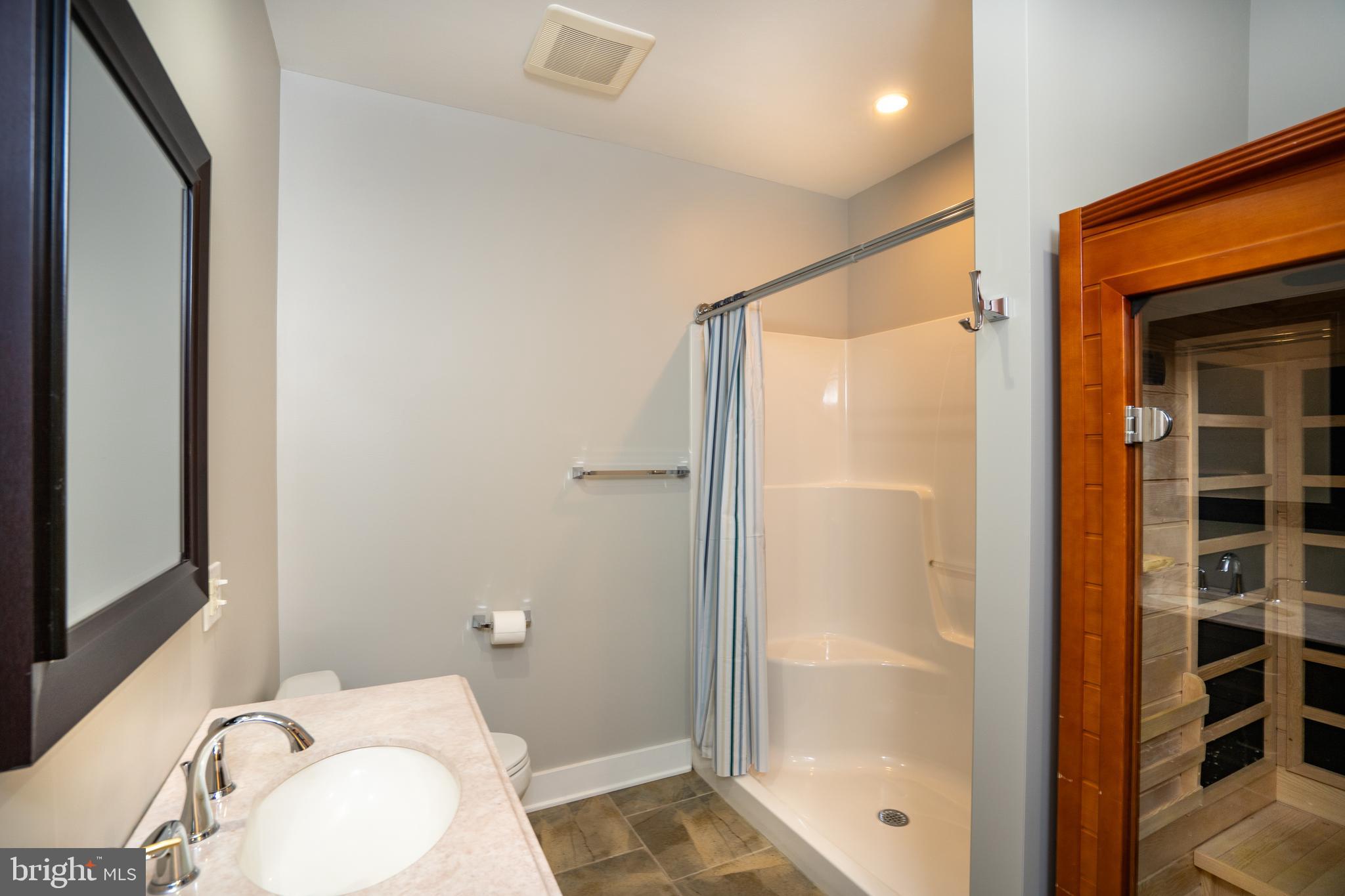 ROCKEY RIDGE - Residential