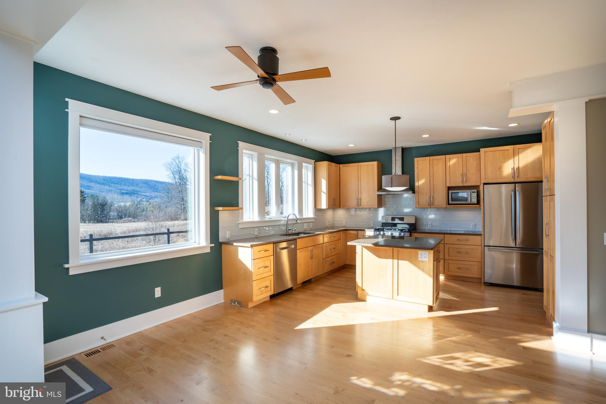 ROCKEY RIDGE - Residential