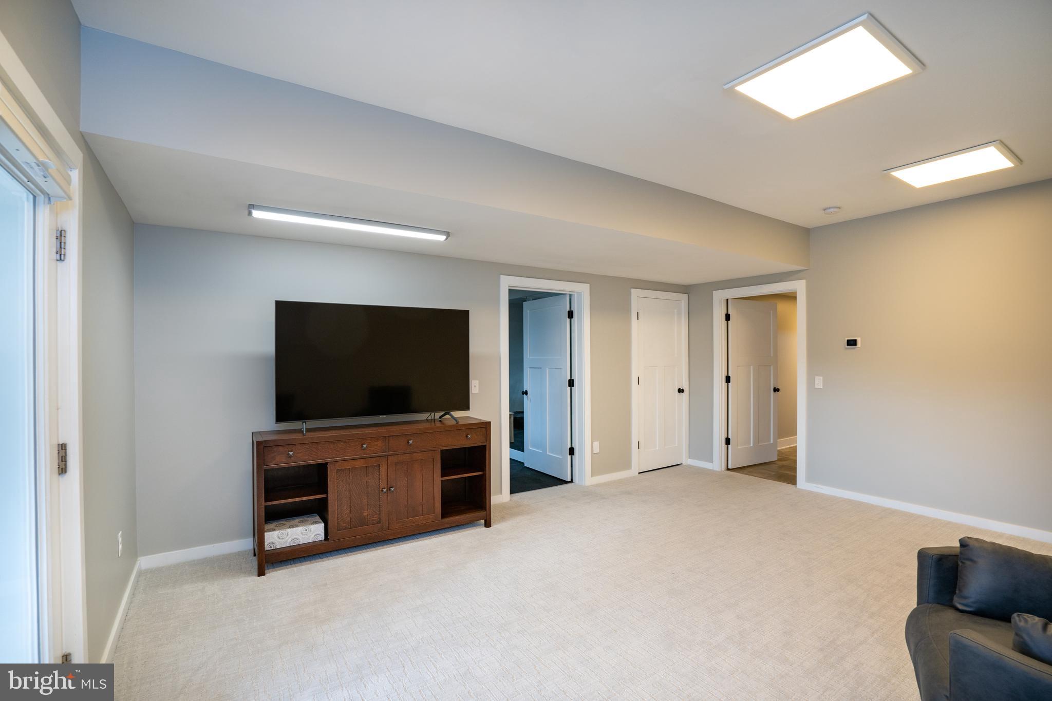 ROCKEY RIDGE - Residential