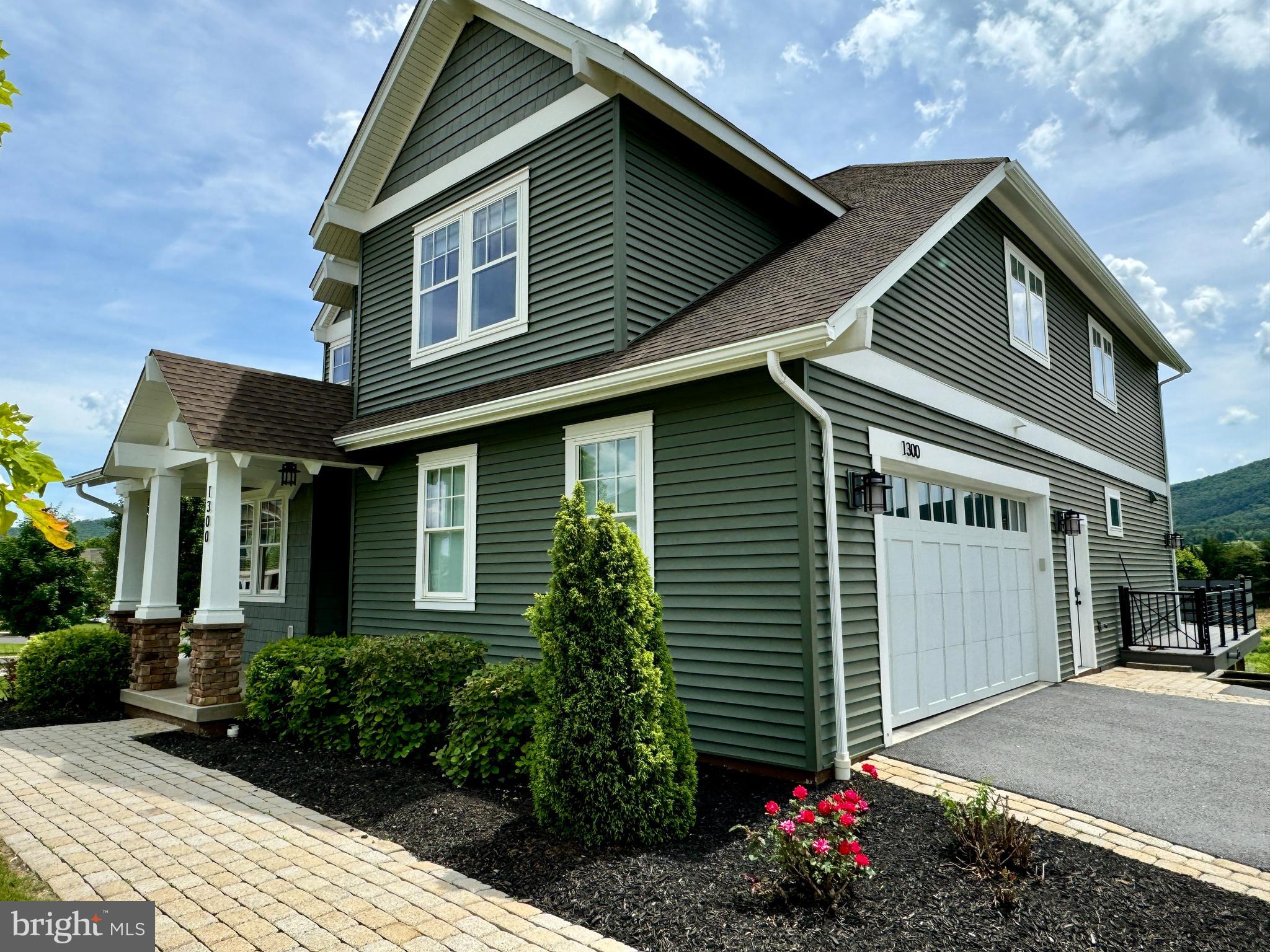 ROCKEY RIDGE - Residential