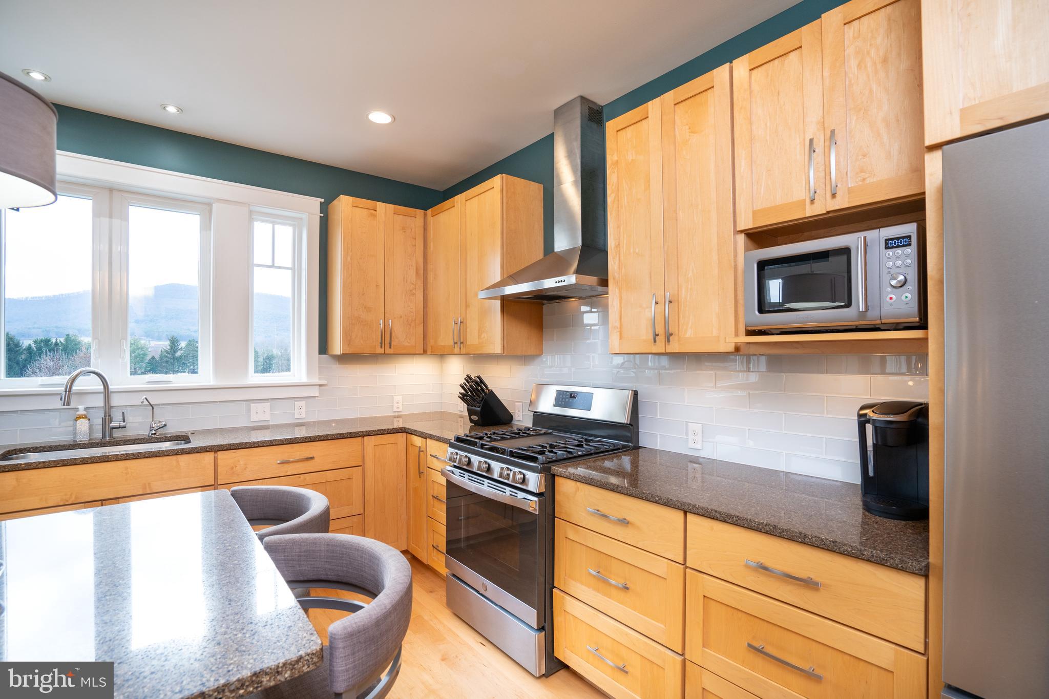 ROCKEY RIDGE - Residential