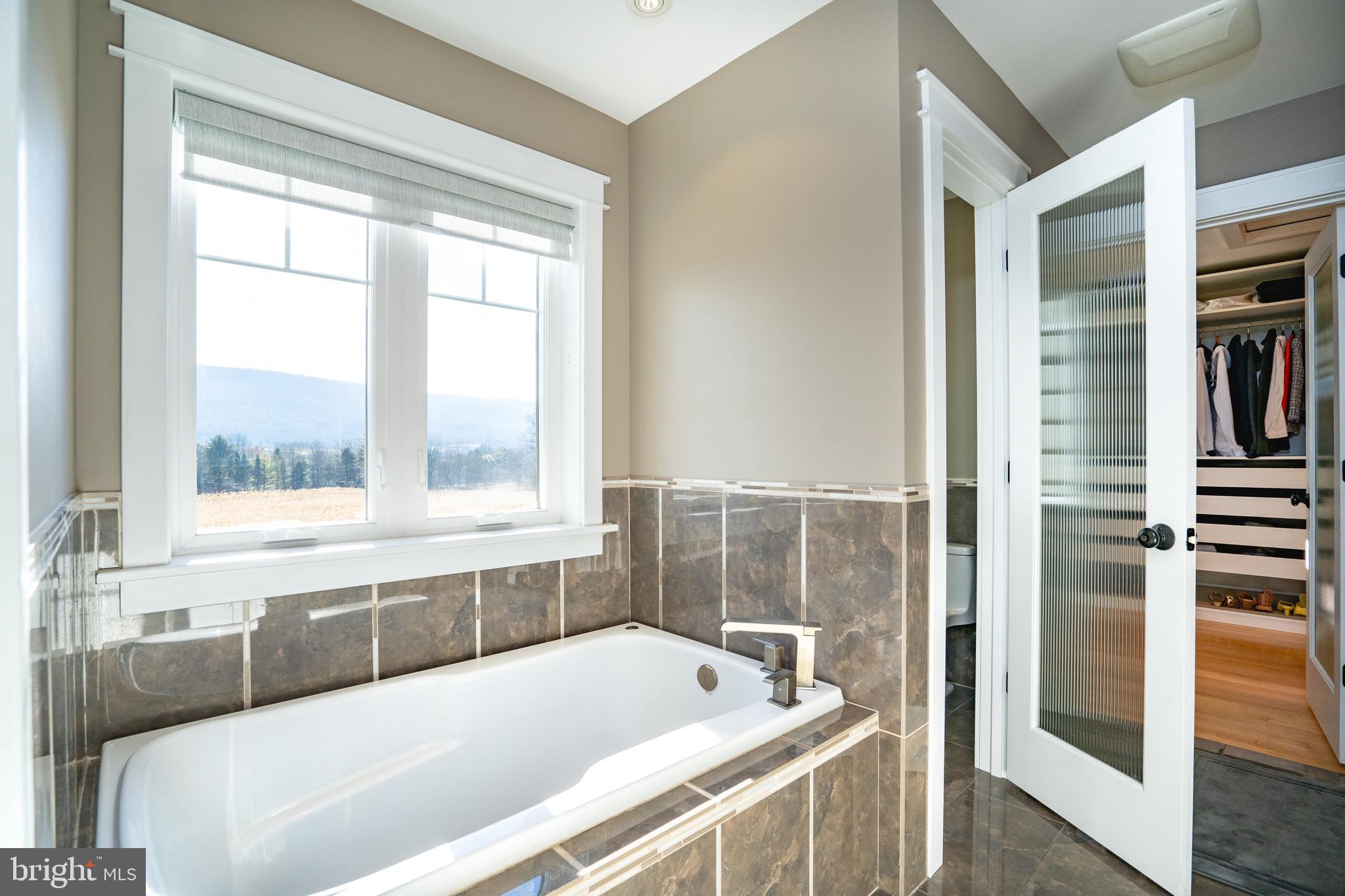 ROCKEY RIDGE - Residential