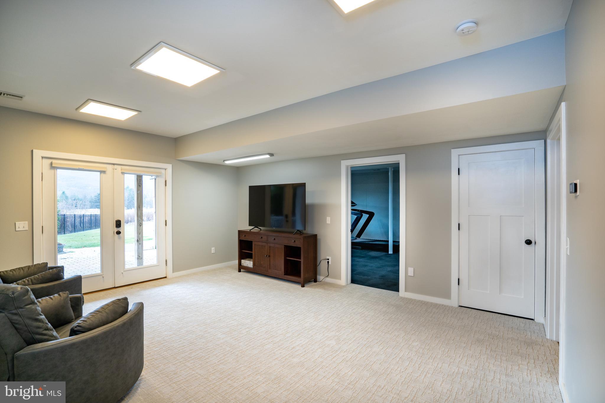 ROCKEY RIDGE - Residential